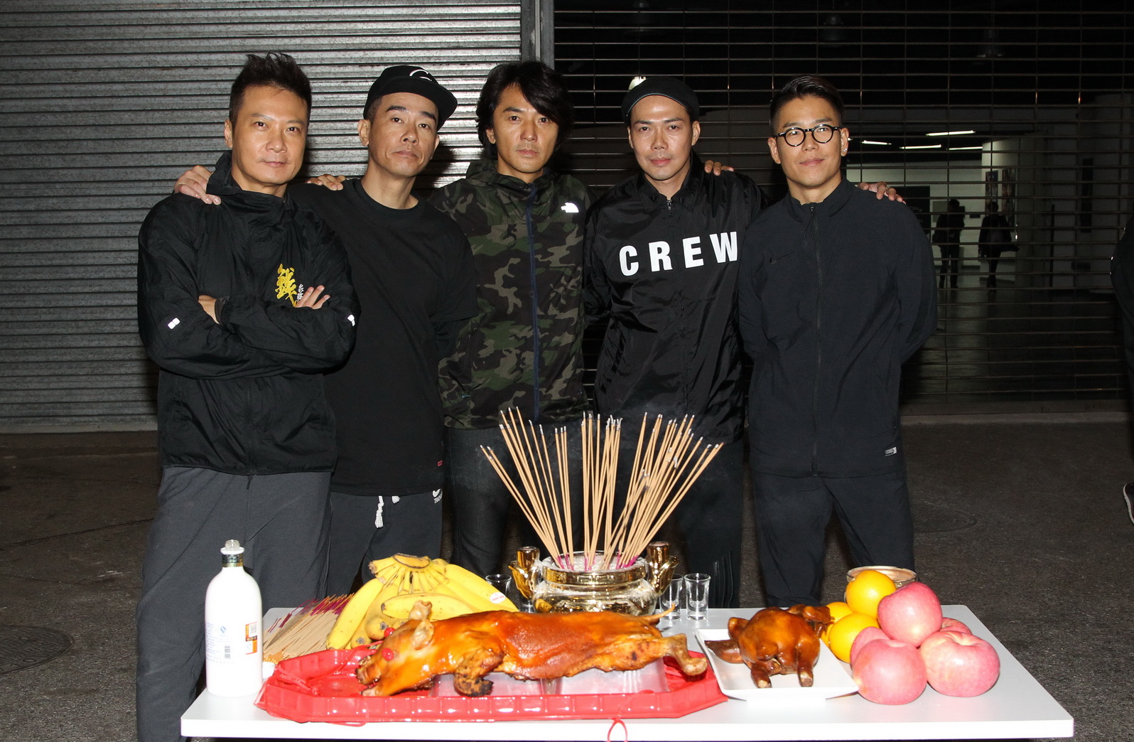 內地巡唱開始,當然要拜個神先。