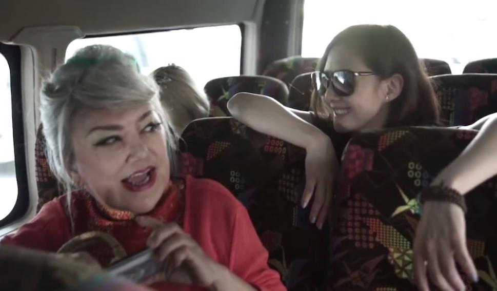 另外,ViuTV仲搵邵音音配戴夢夢一齊去旅行。