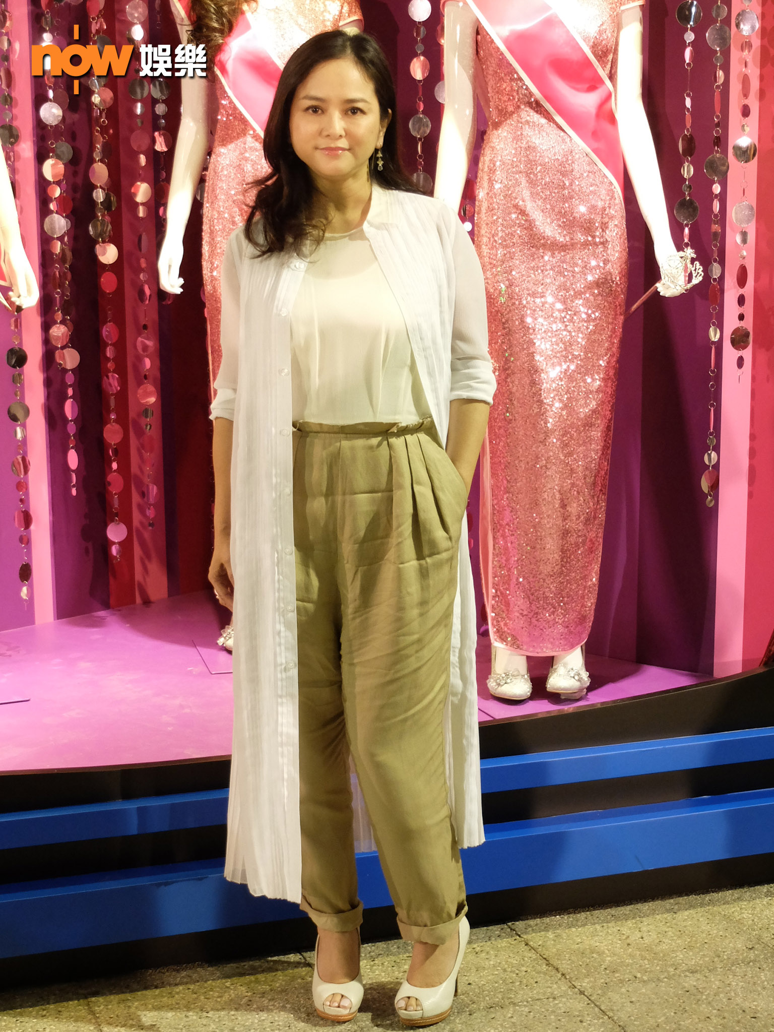 葉蘊儀就配連詩雅去旅行。