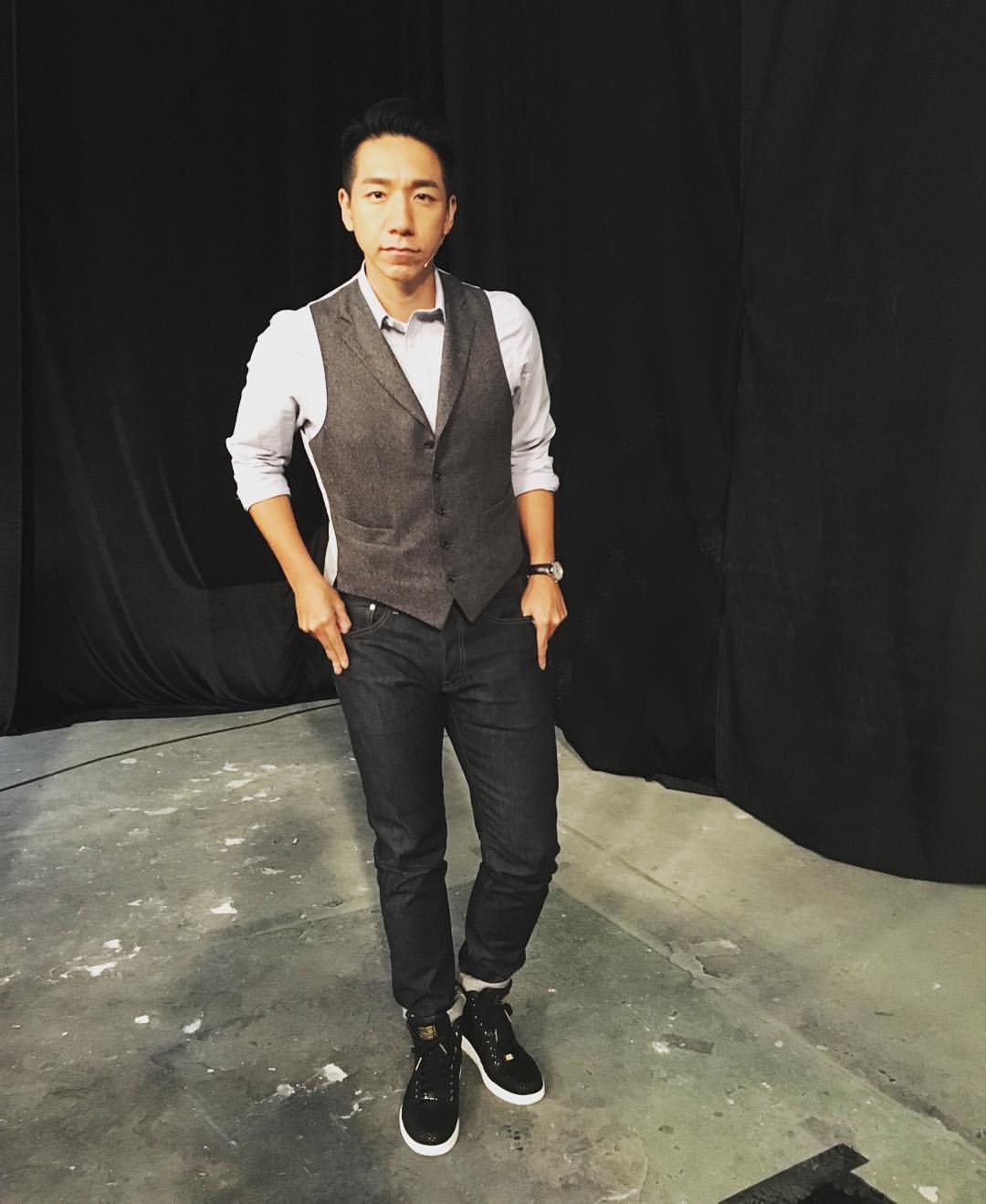 上星期參與了新免費台ViuTV的新聞發布會,現正在主持的一個真人騷節目,監製要求保密,不能對節目內容透露半點。(Facebook圖片)