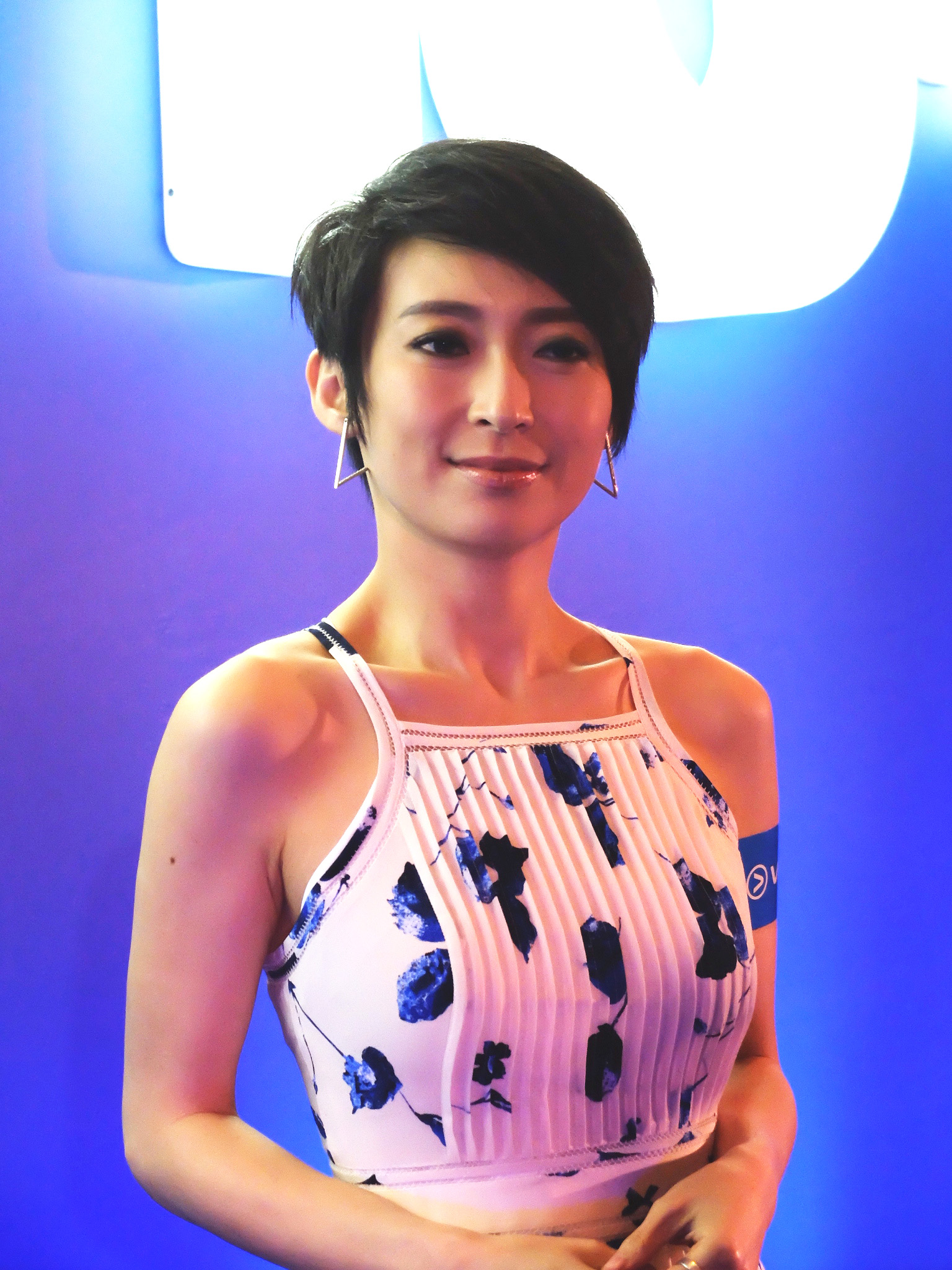 仲寸爆梁振英:「我見佢今年冇出埠嘛!」