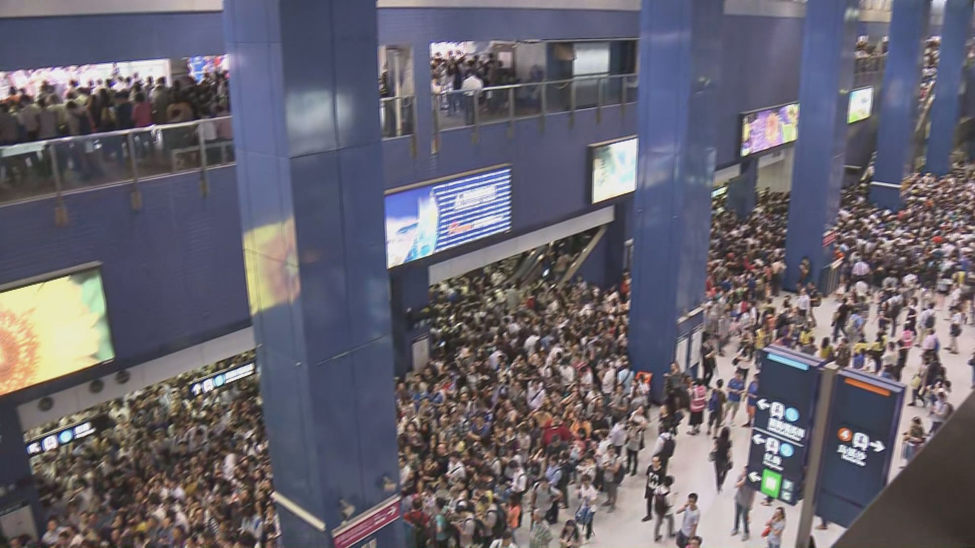 大圍站乘客批評東鐵未能提供15分鐘一班車