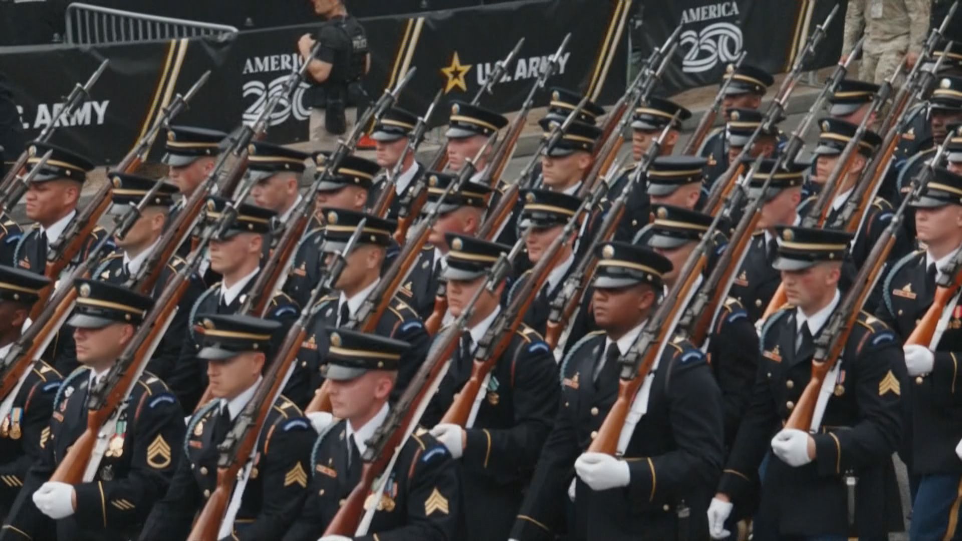 美國34年來最大規模閱兵慶祝陸軍成立250周年　逾6600陸軍及經典軍備亮相