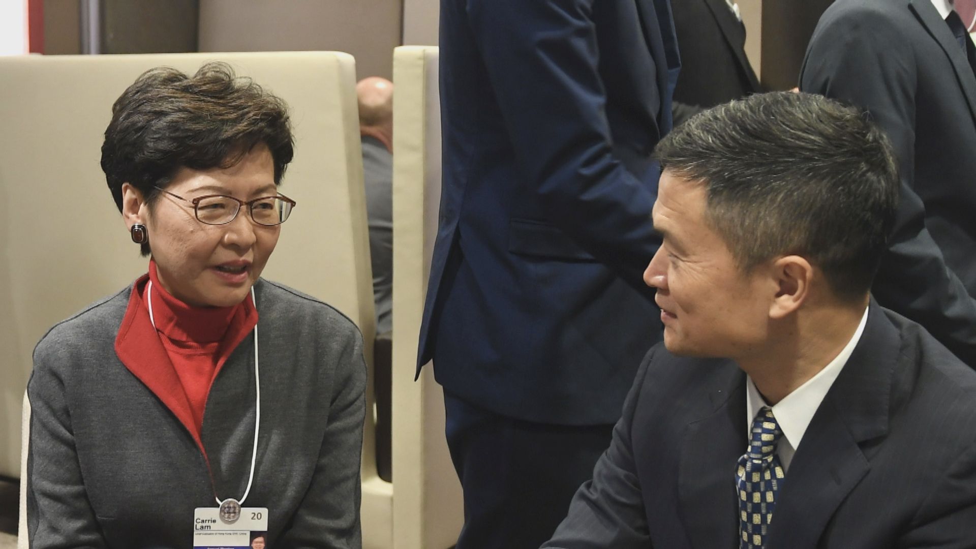 【達沃斯論壇】林鄭瑞士晤中證監 指香港金融業仍穩定