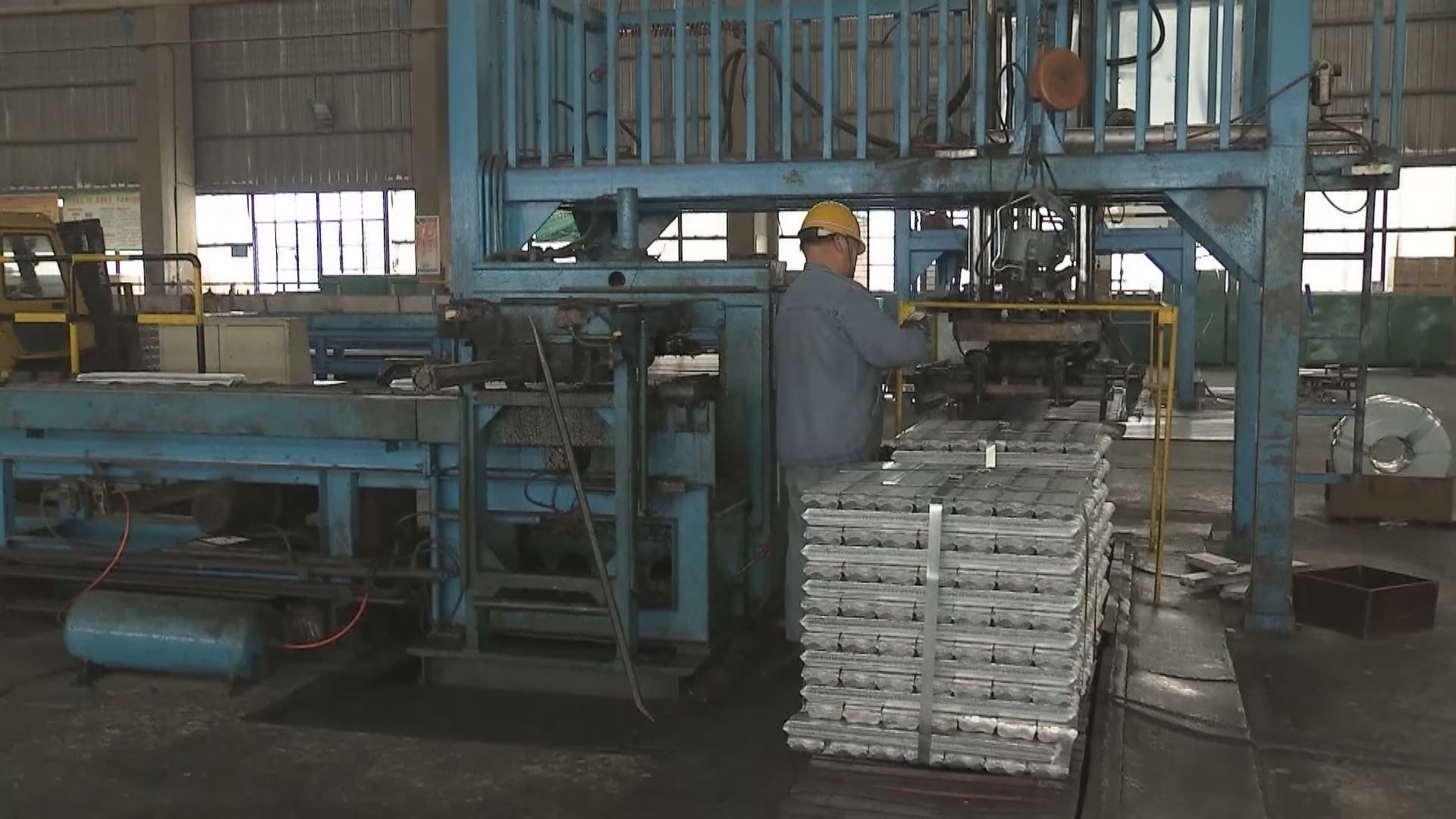 【中國經濟】工信部 : 料今年工業增加值增長5.6%左右