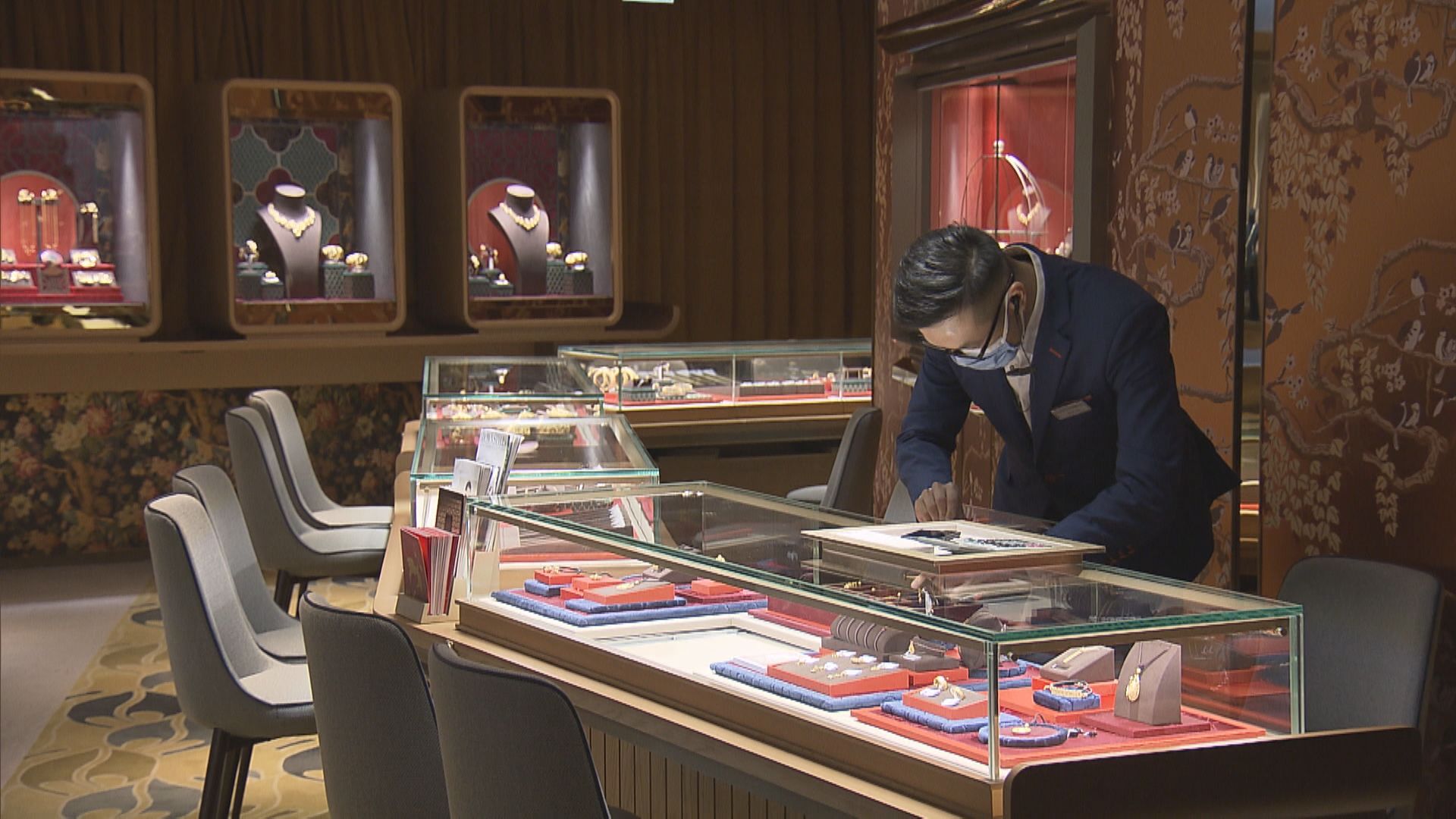 【首期消費券】周生生料4月銷售增逾30%