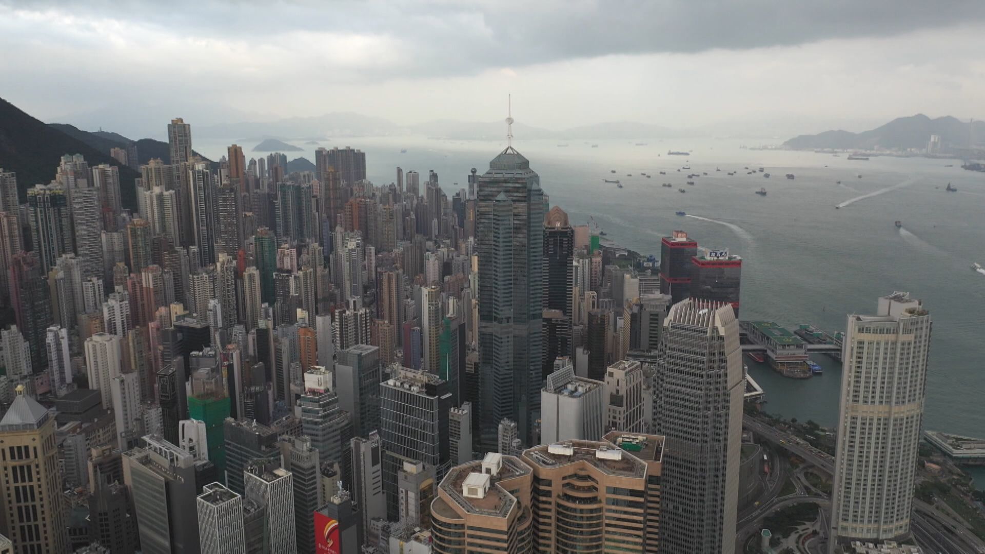 【防疫鬆綁+消費券】經濟師仍料港Q2經濟續收縮