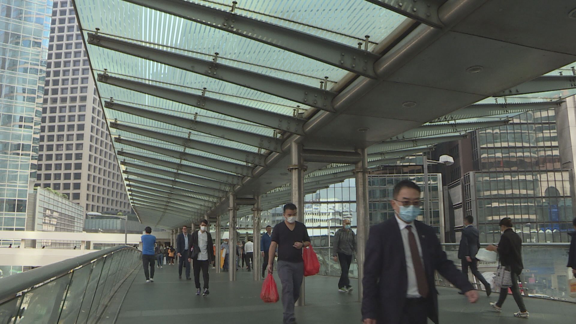 政府：港經濟今年有望復甦
