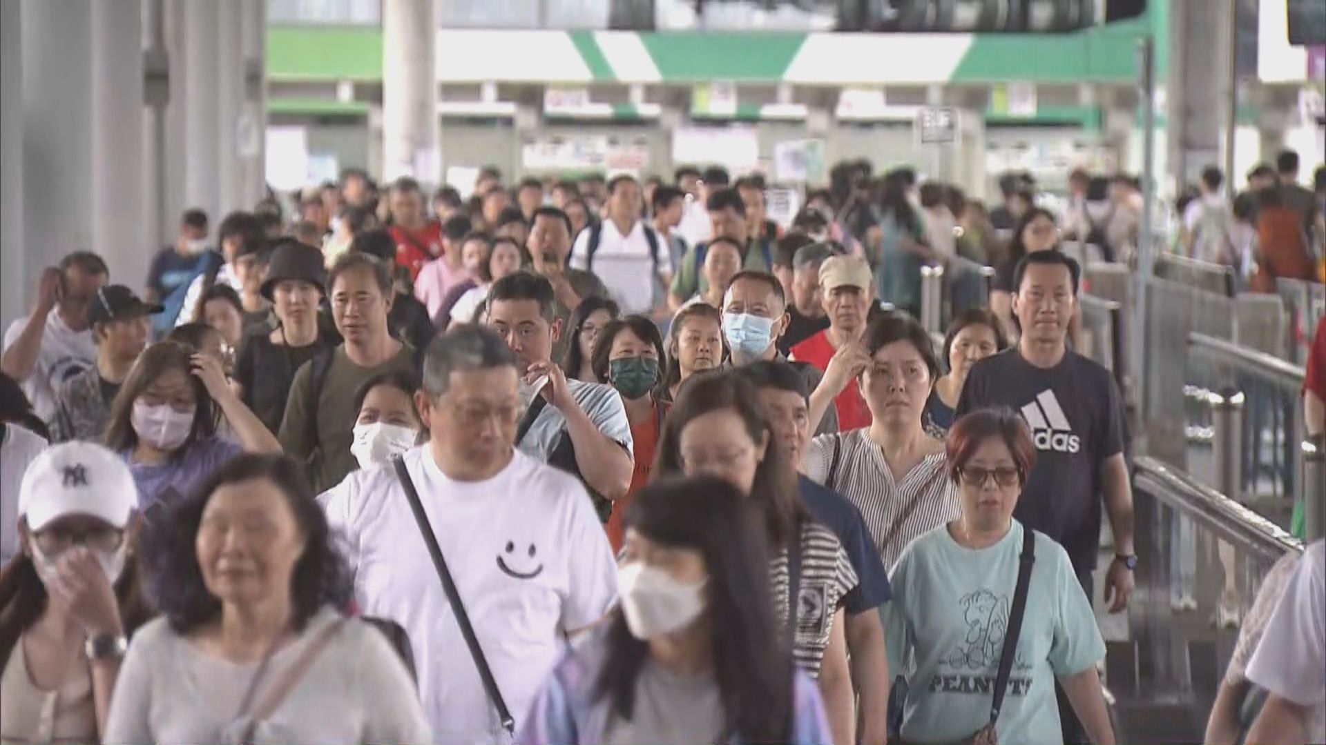 五一黃金周｜首兩天逾26萬旅客訪港　內地客佔八成