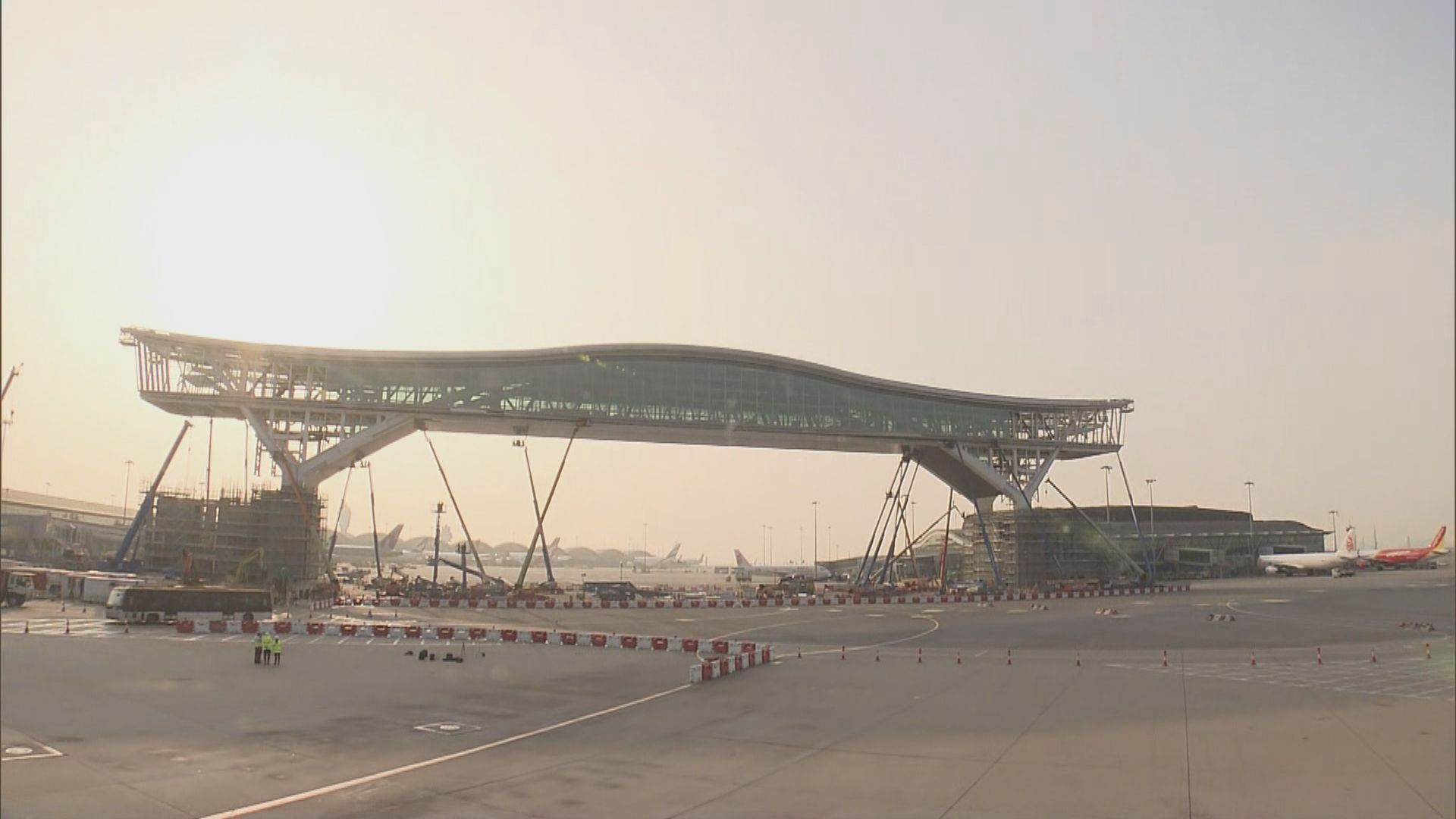 機場天際走廊料暑假前後啟用