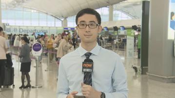 機場直擊｜大批旅客在離境大堂登機櫃位辦理手續