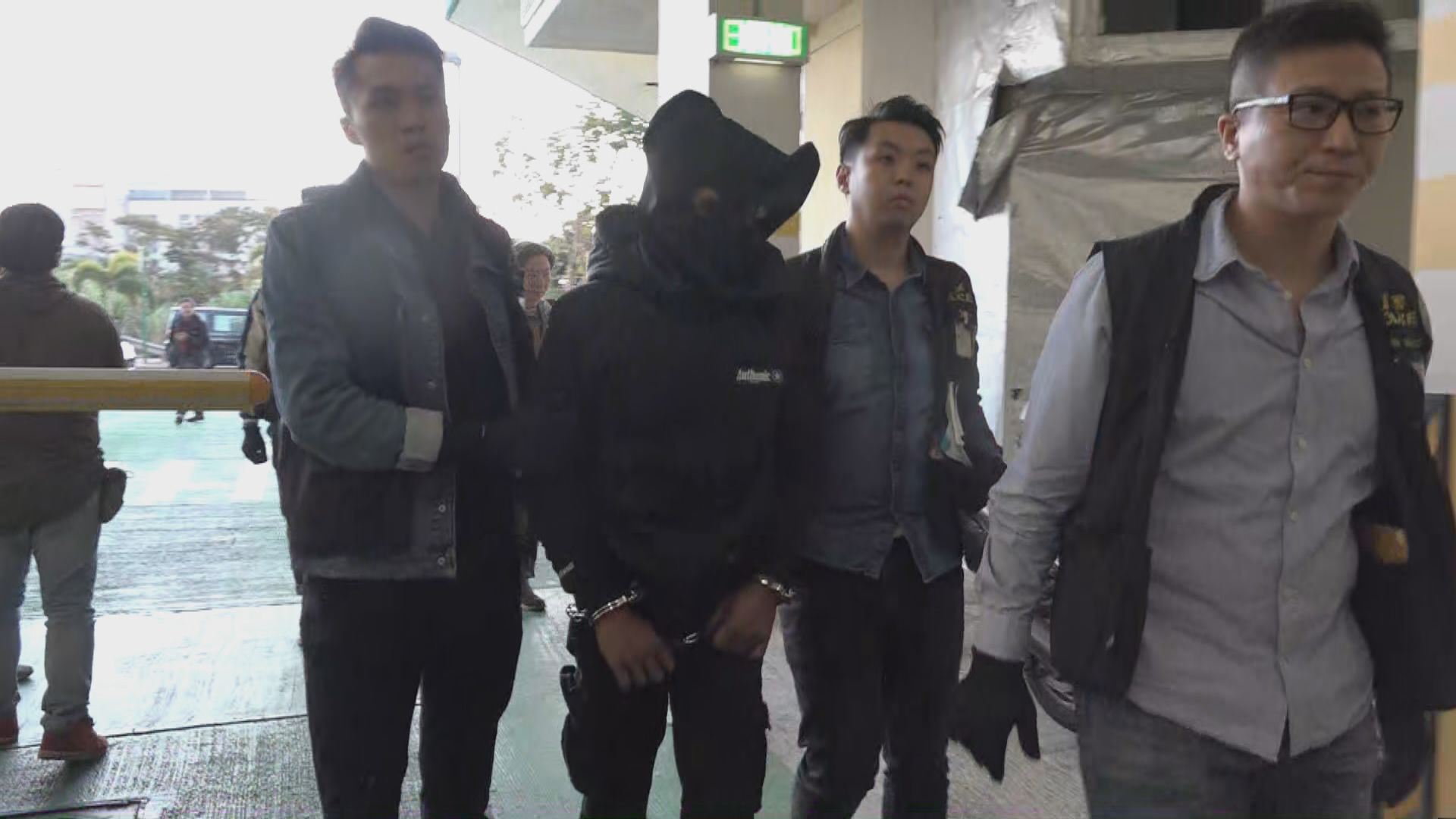 警方拘捕三人涉企圖偷車及刑毀
