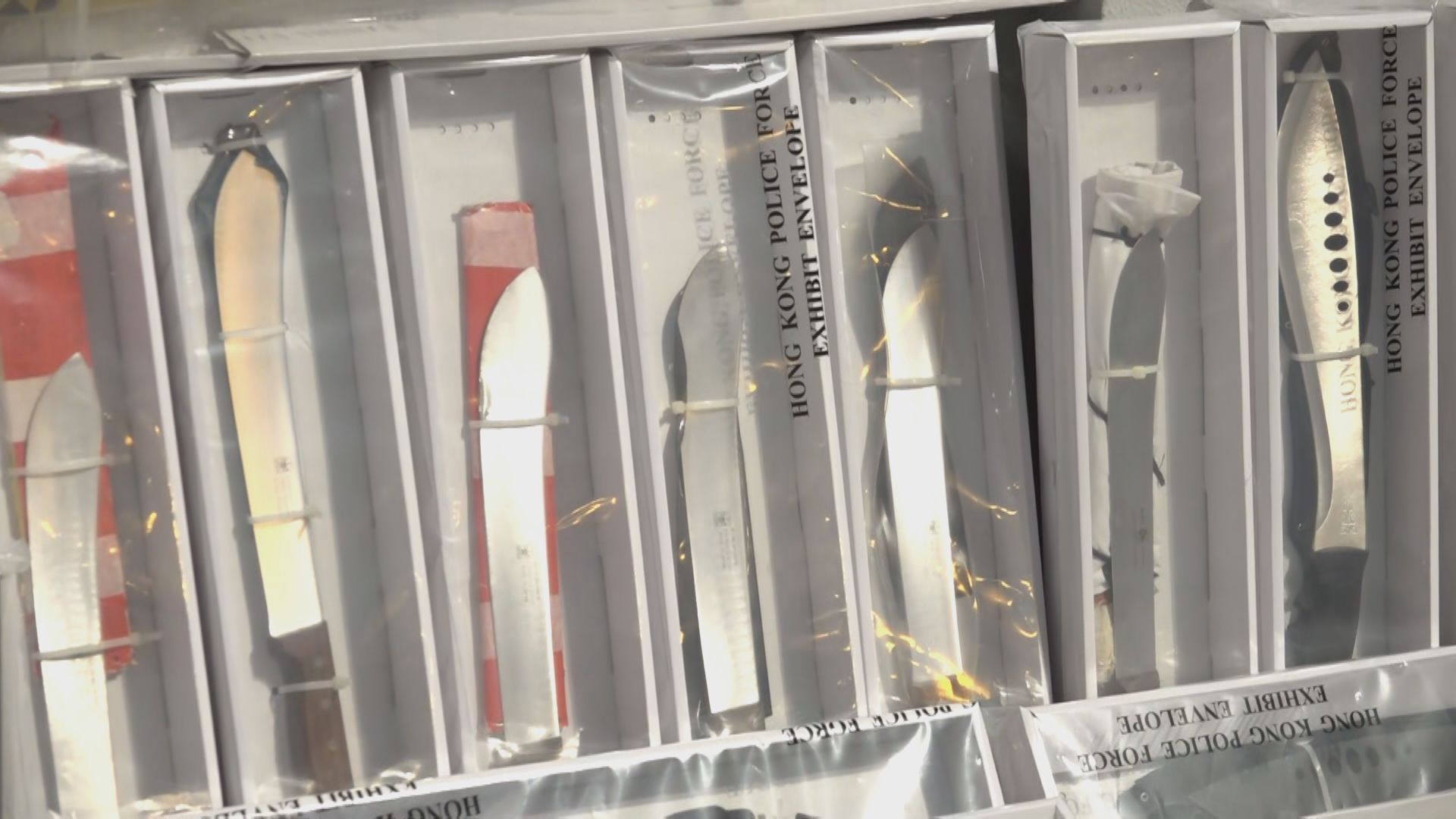 警方尖沙咀搗破黑幫武器庫　拘捕四人