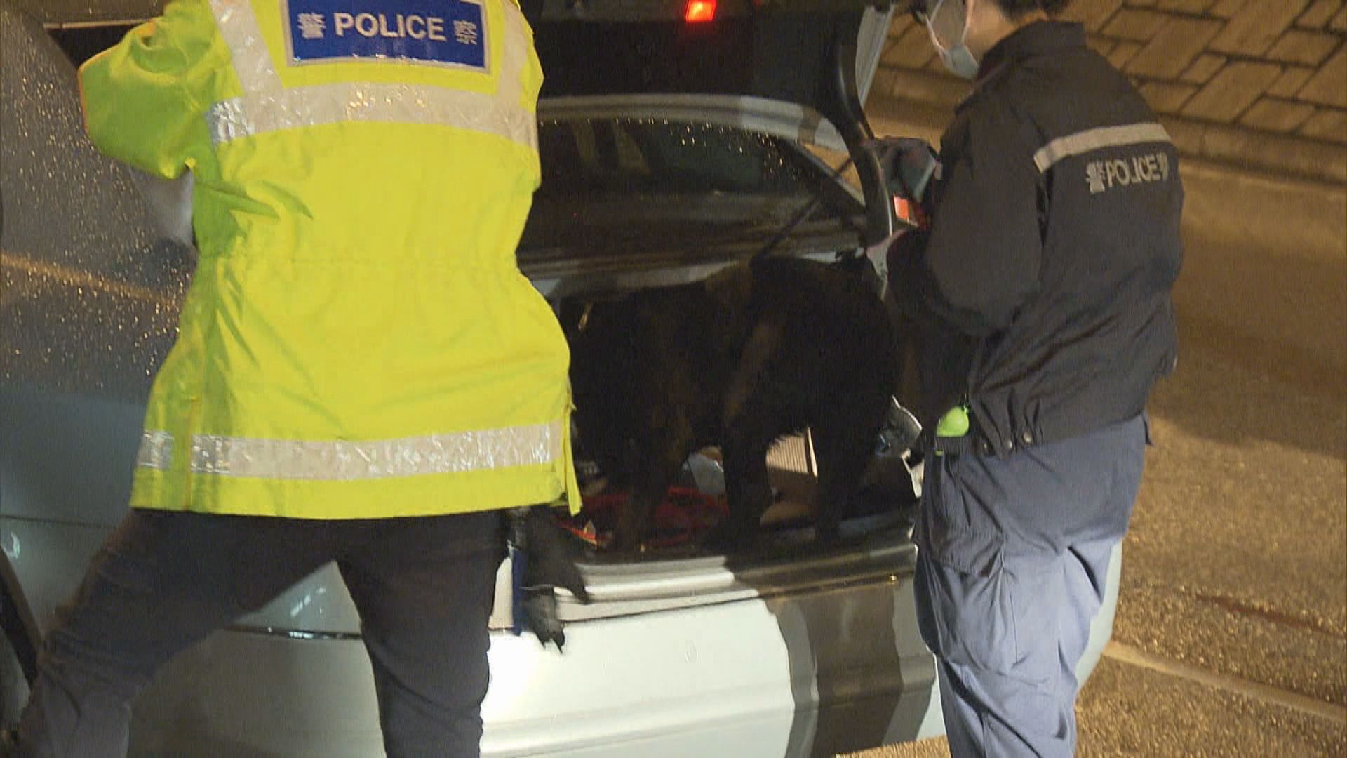 警天水圍截可疑車拘一漢　檢市值一百萬可卡因