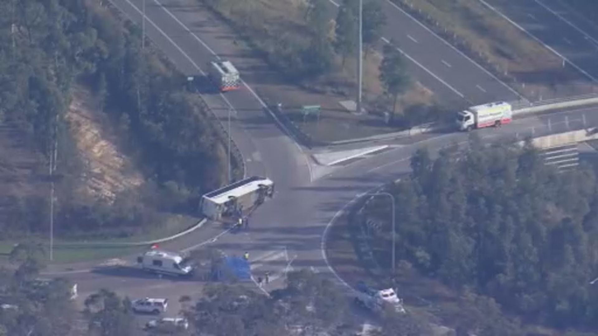 澳洲接載婚禮賓客巴士翻側 釀十死逾廿傷