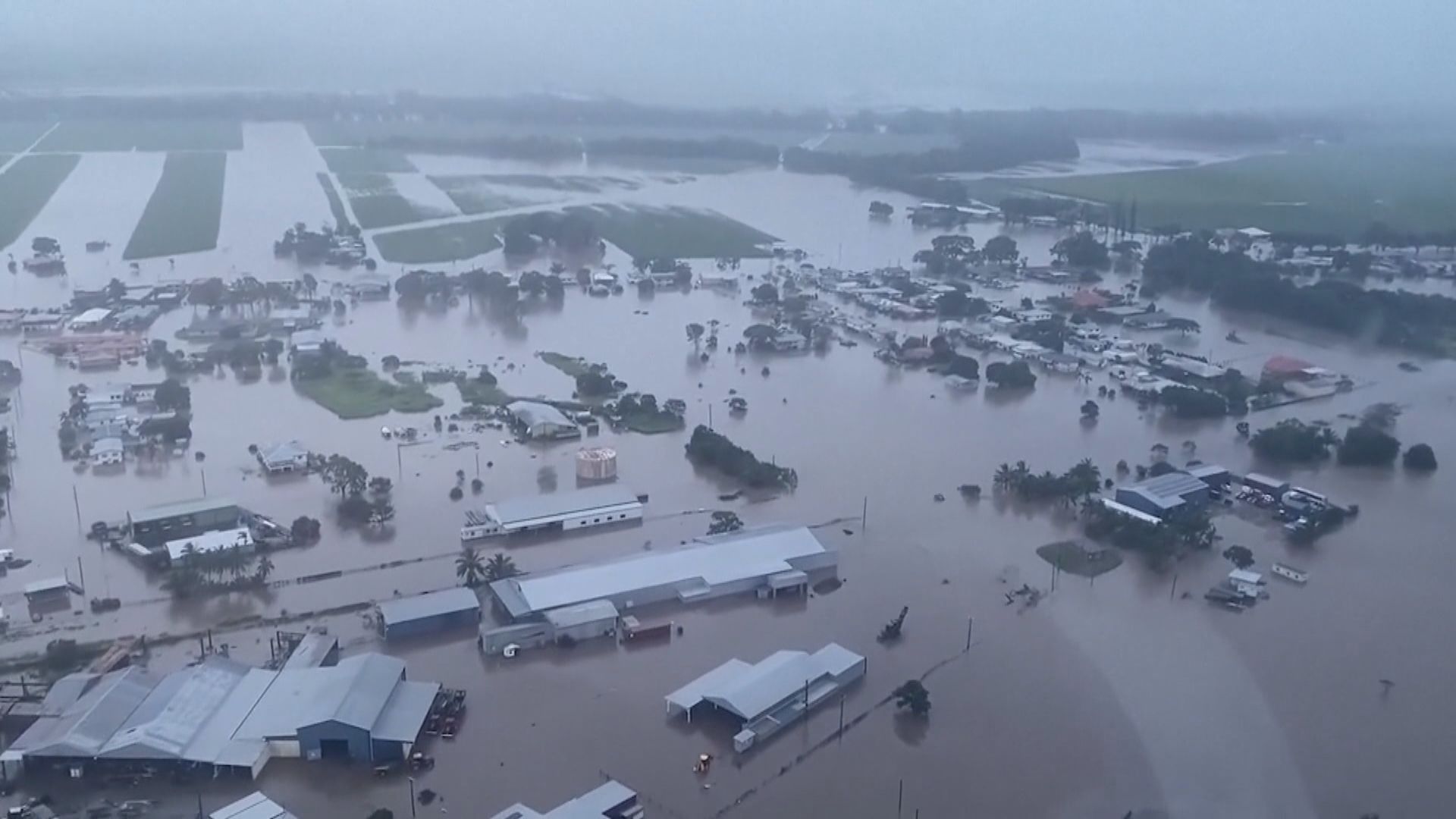 澳洲洪水沖斷昆士蘭北部橋樑　或致當地物資短缺
