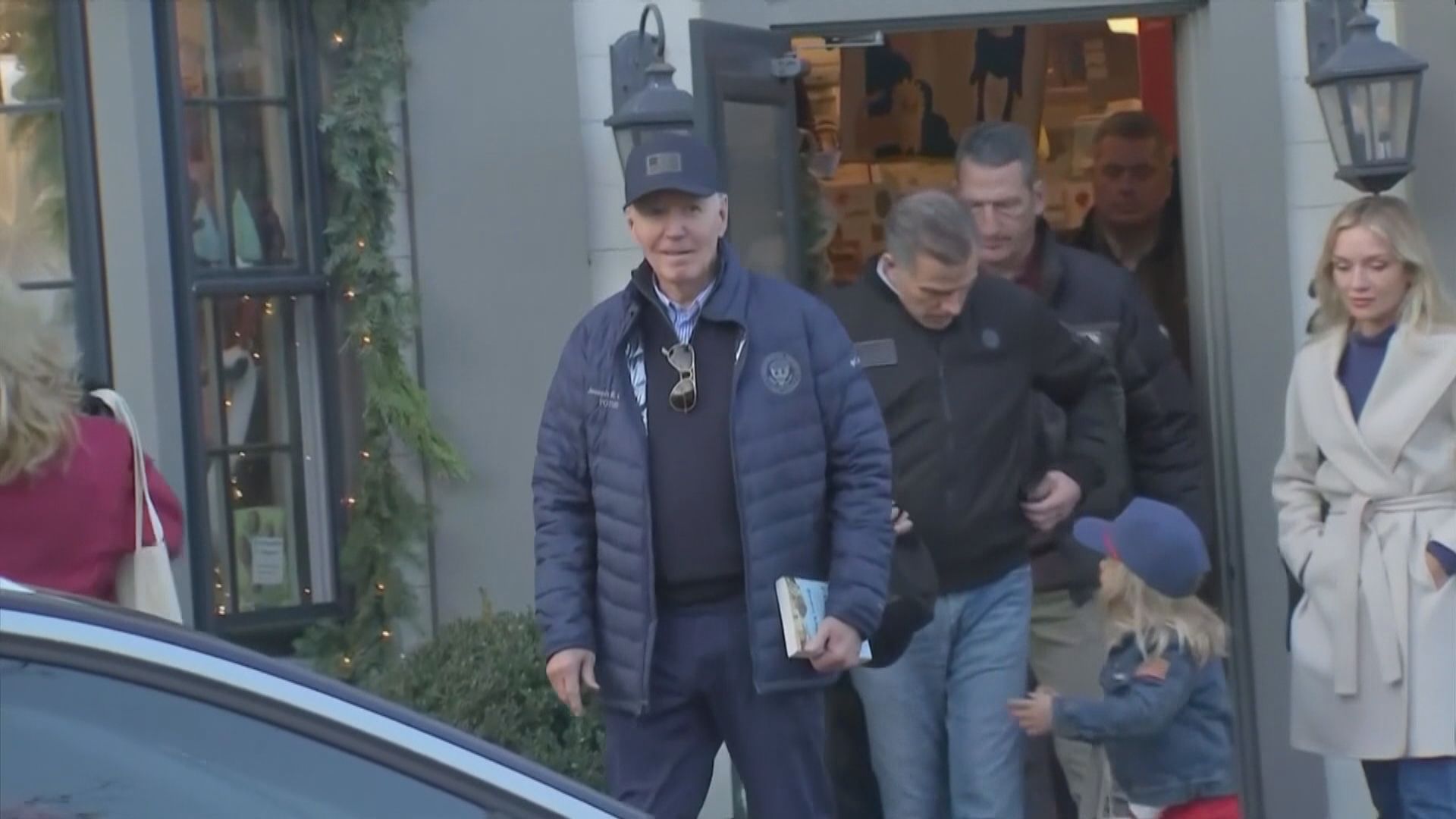 拜登簽署命令特赦兒子亨特　強調亨特遭針對被不當檢控