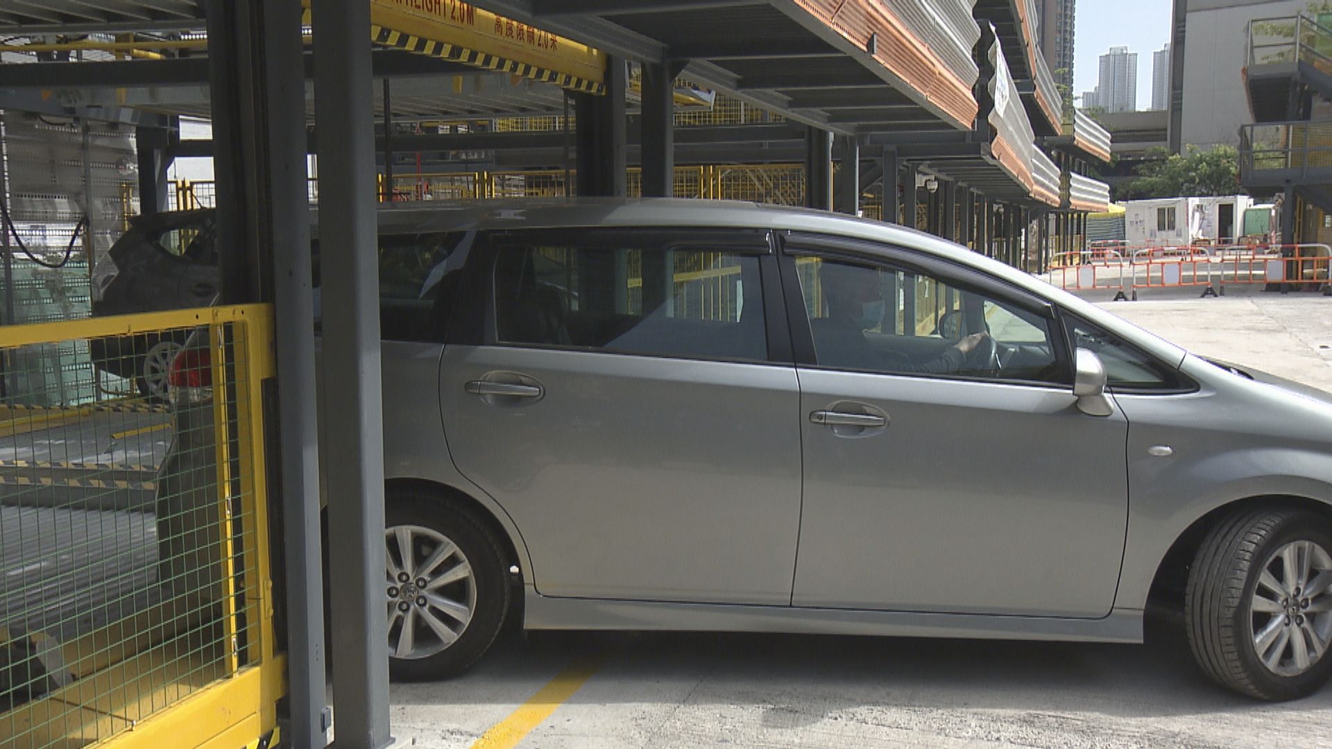 林世雄：研究於政府設施和公共休憩用地設公眾泊車位