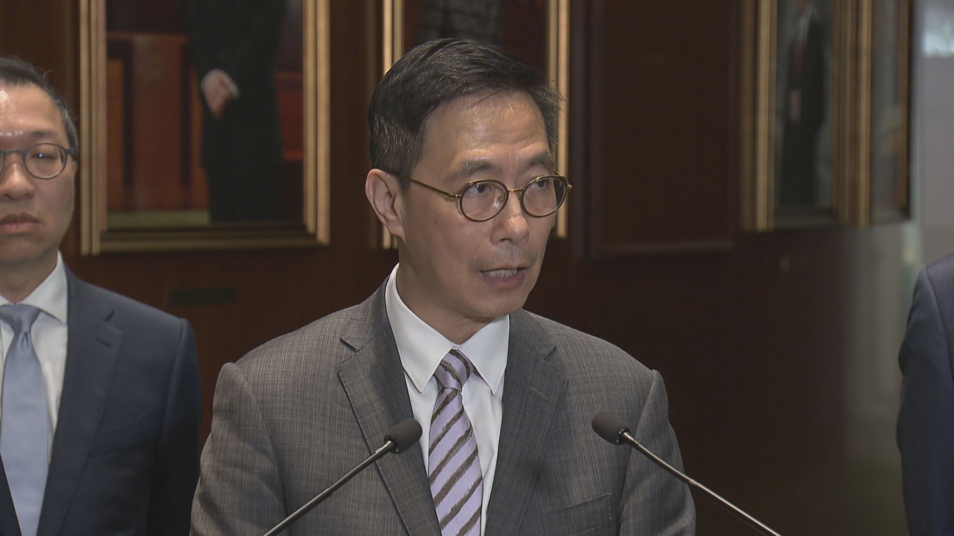 楊潤雄：正審視圖書館下架書籍 若無問題將重新上架
