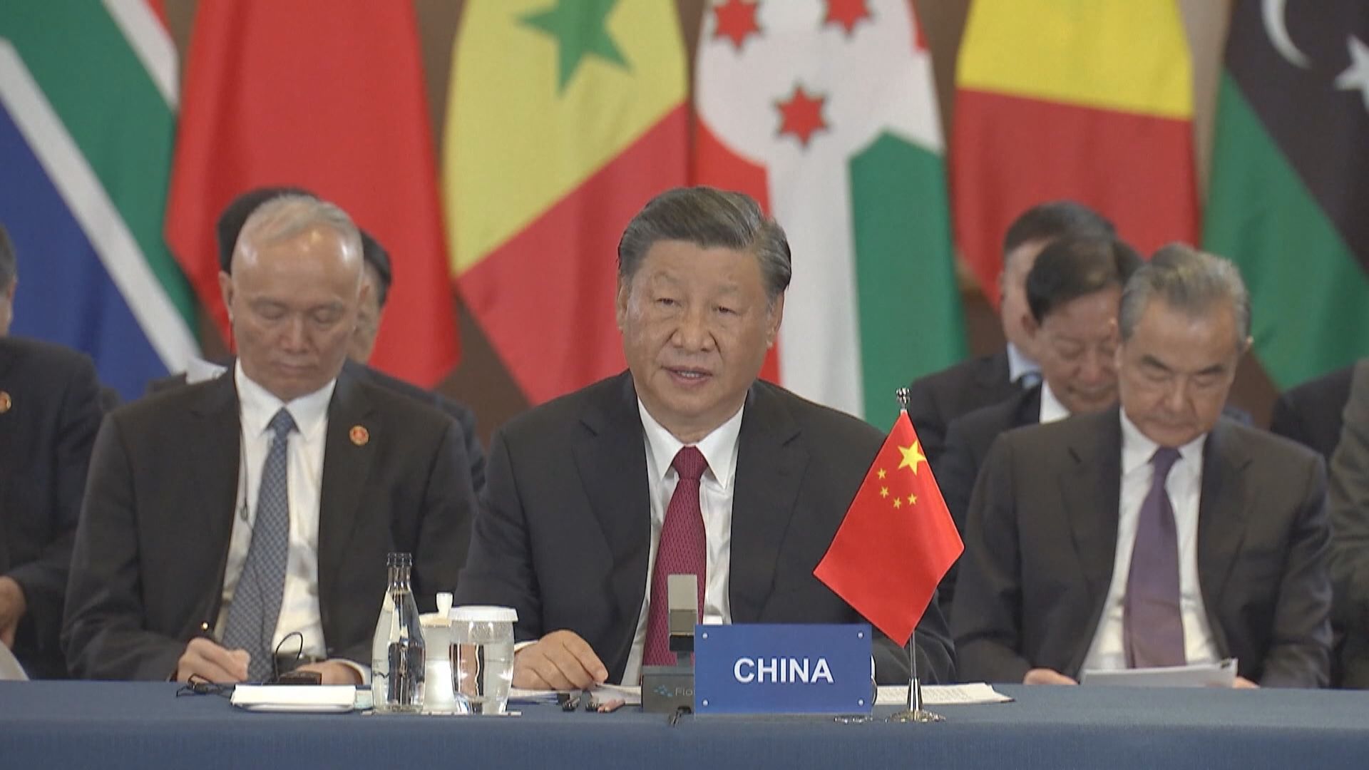 習近平主持中非領導人對話 指要共建開放包容世界經濟