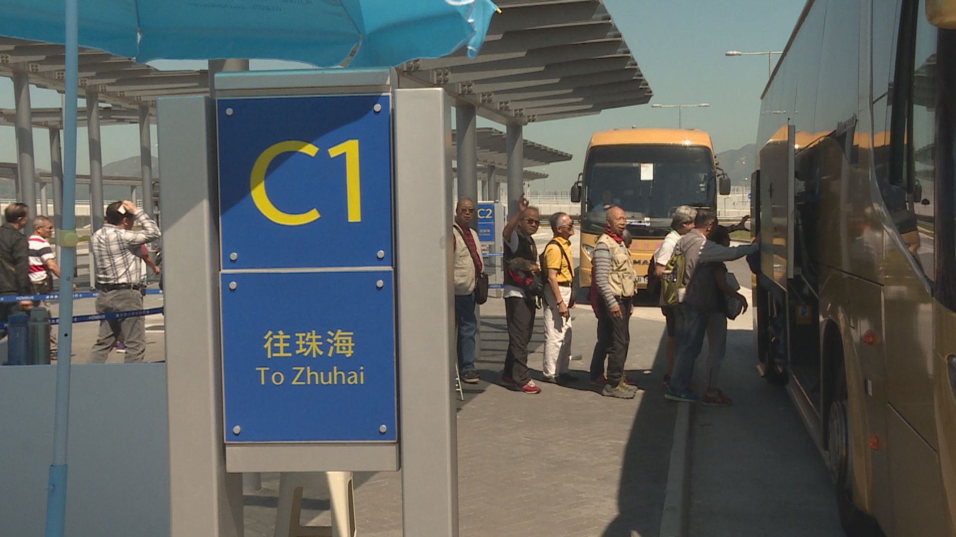 金巴增設直通巴預訂服務疏導旅行團