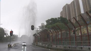 香港仔薄扶林道爆水管