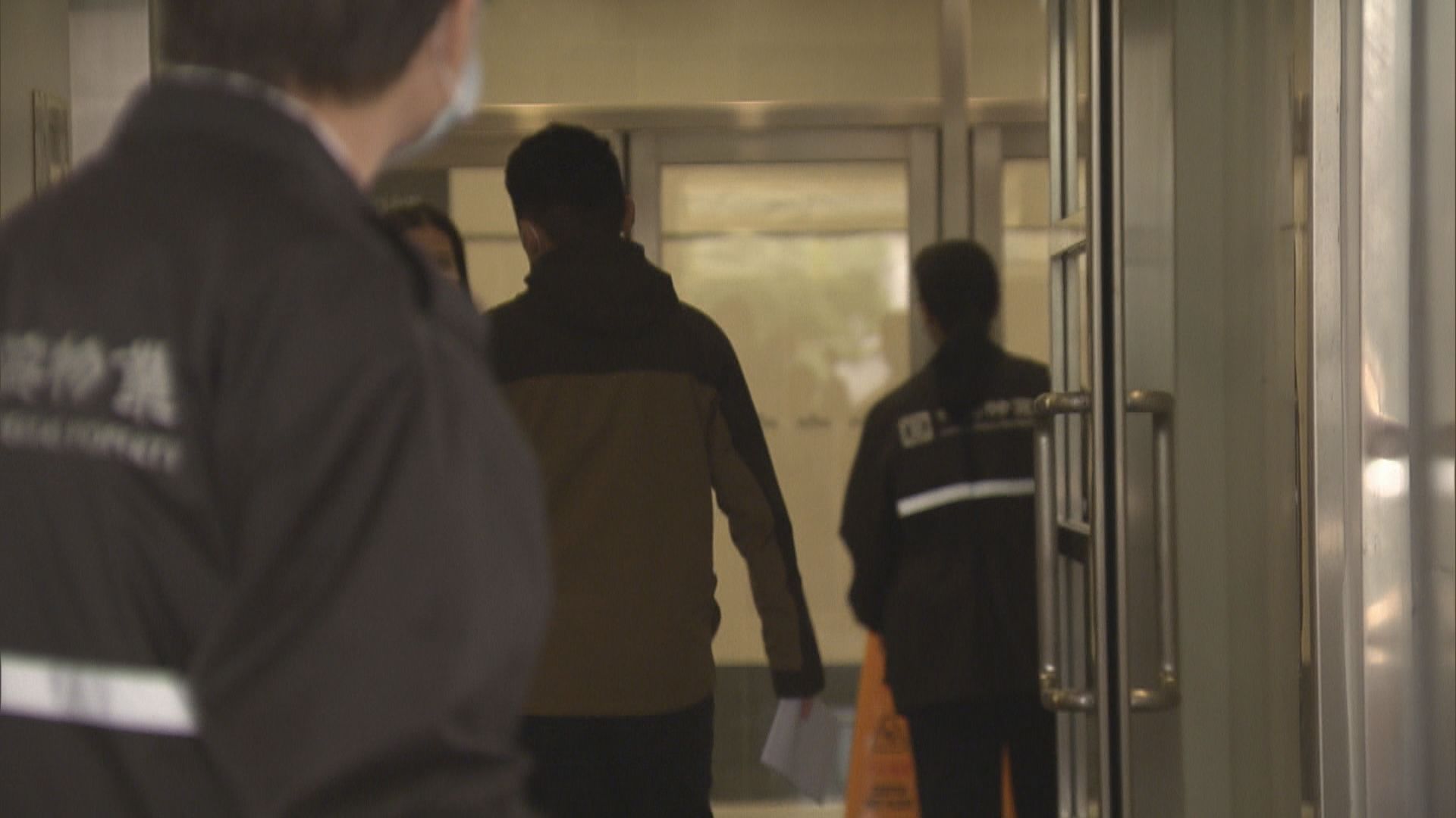 青年服刑後襲警罪上訴得直　法官翻看片段證認錯人