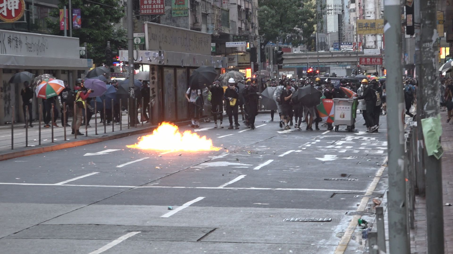 禁蒙面法生效翌日暴動罪成 4人囚50至51個月 3人入教導所