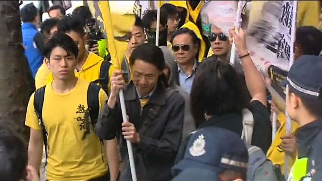 擲杯案　黃毓民要求傳召四名新證人