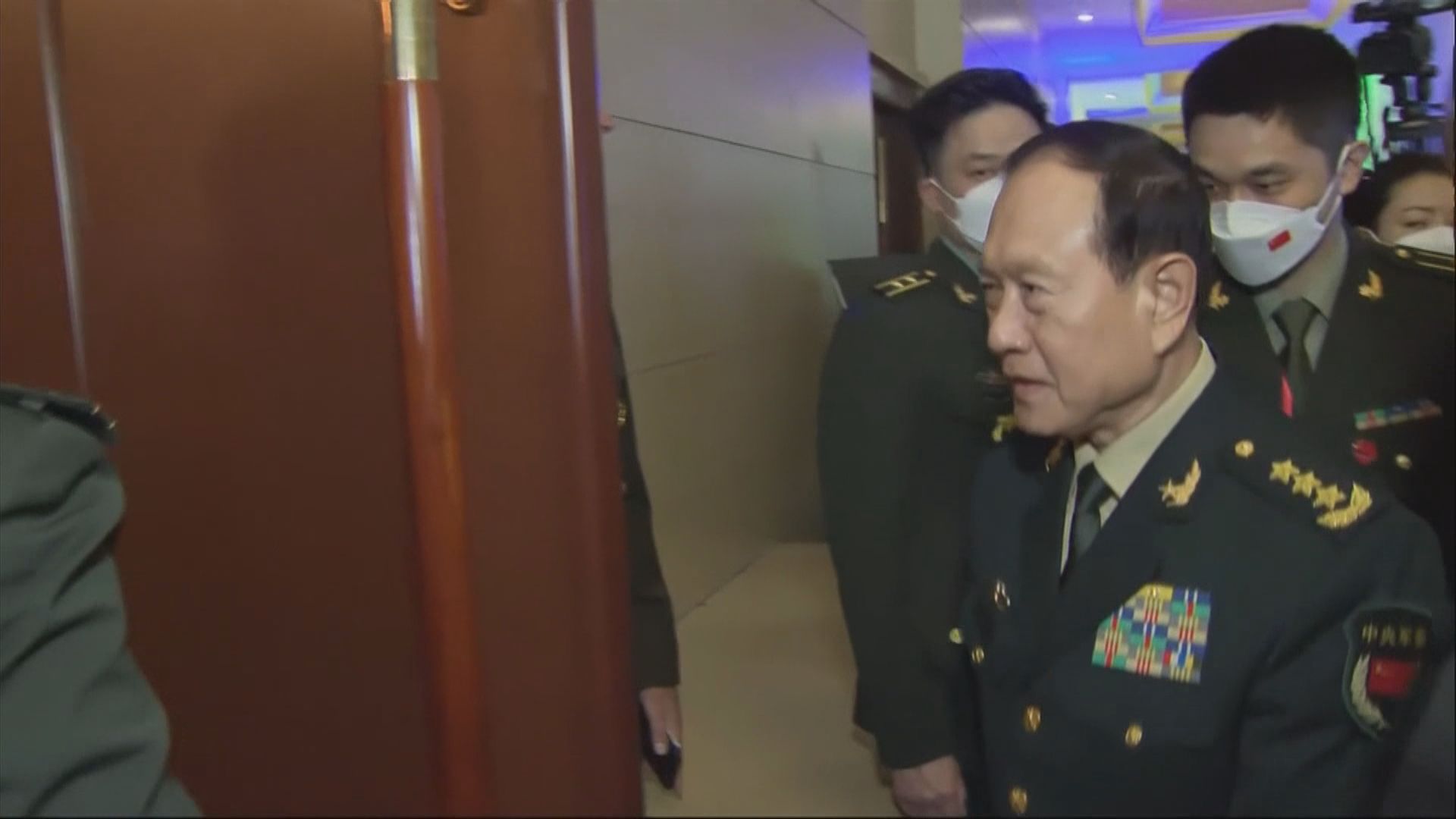 中美防長在柬埔寨會談