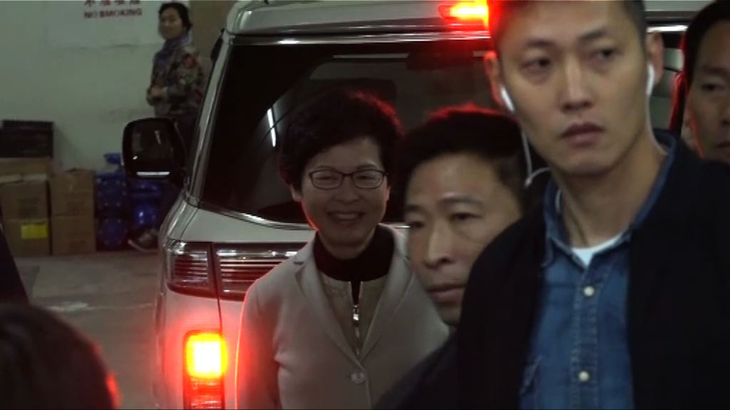 林鄭月娥出席社聯論壇遇示威