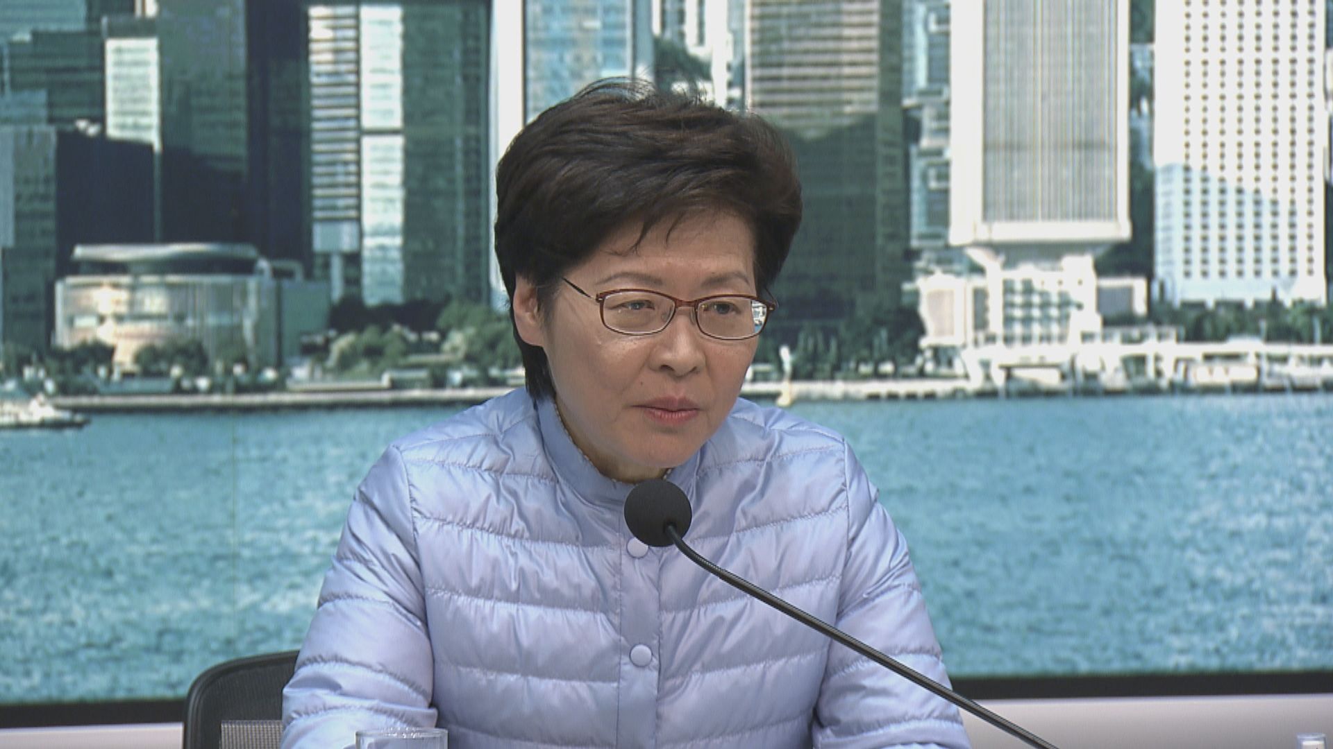 林鄭月娥：難以年初四大幅度放寬社交距離措施