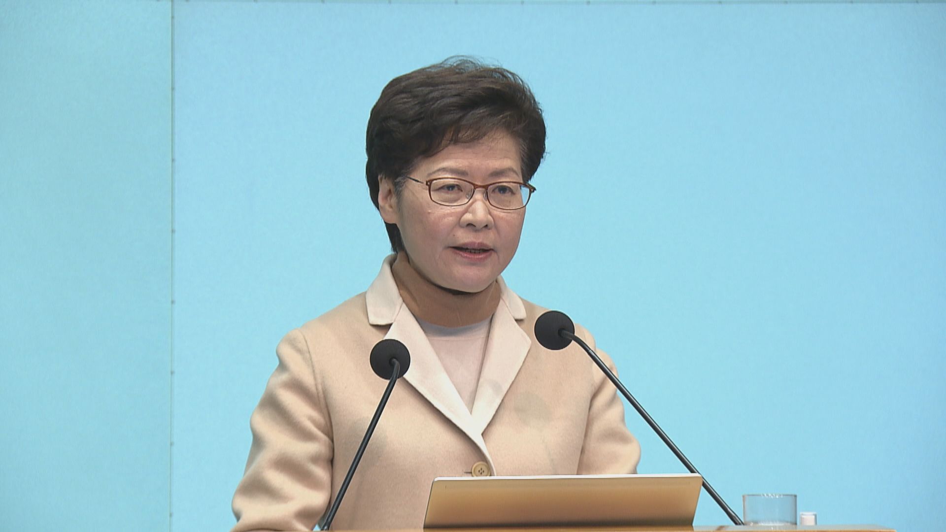 林鄭月娥：政府將規定私人住宅單位最低面積限制