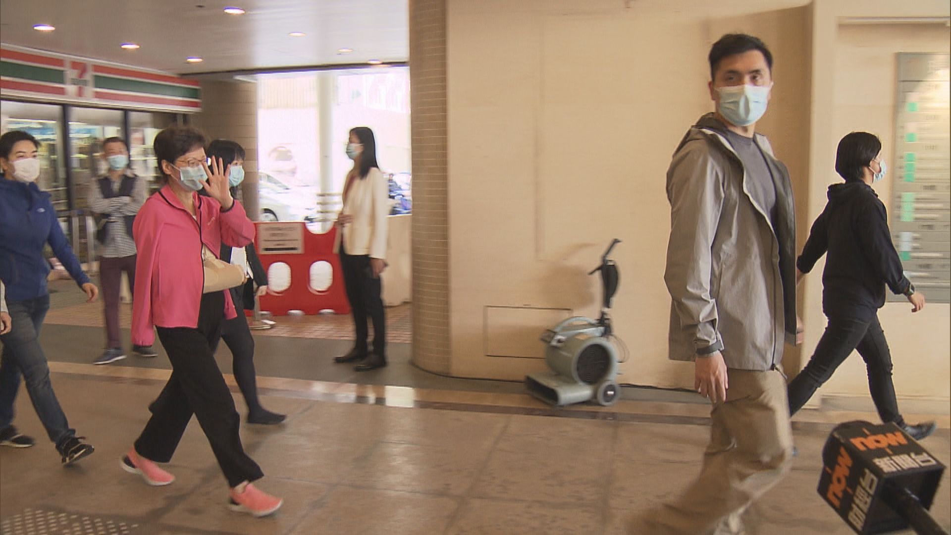 林鄭月娥在禮賓府跌倒右手手肘骨折　留醫一晚後出院