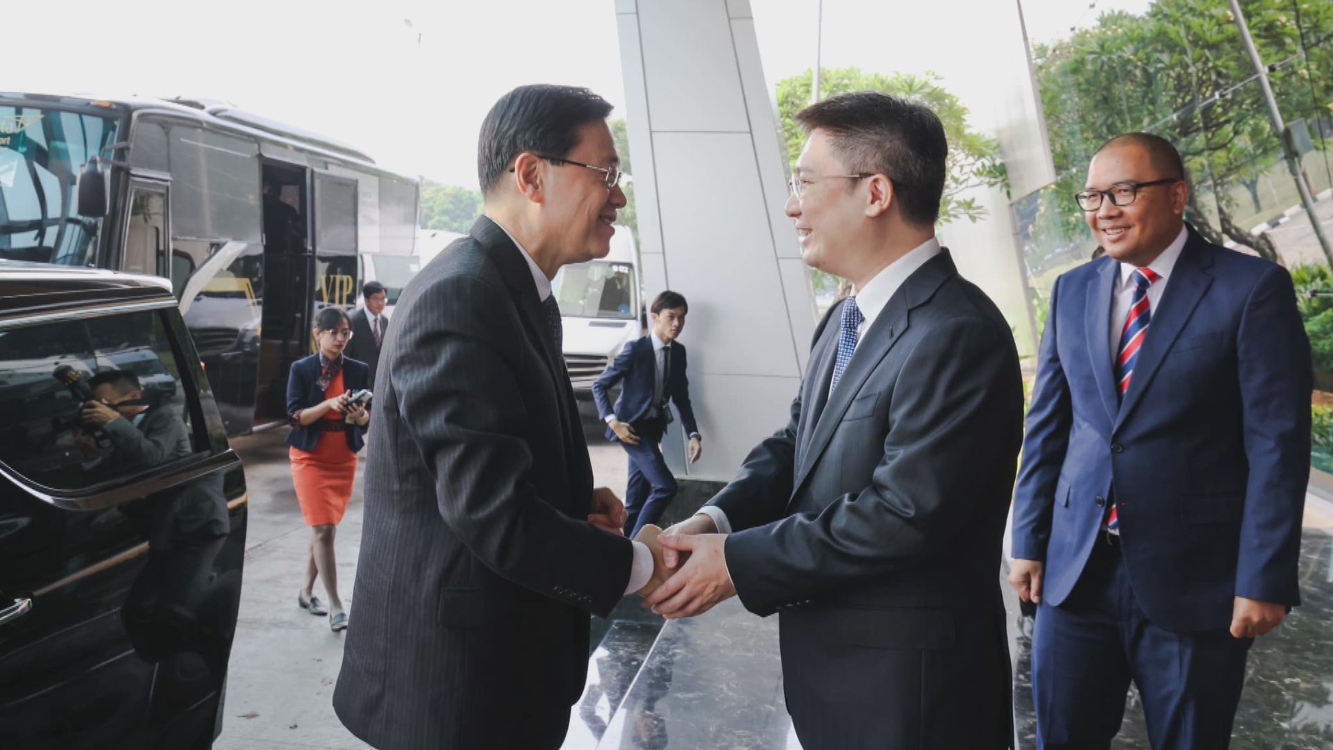 李家超轉抵印尼雅加達訪問