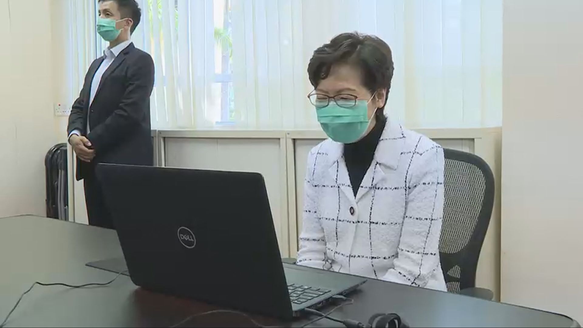 林鄭月娥到訪中學了解師生電子學習情況