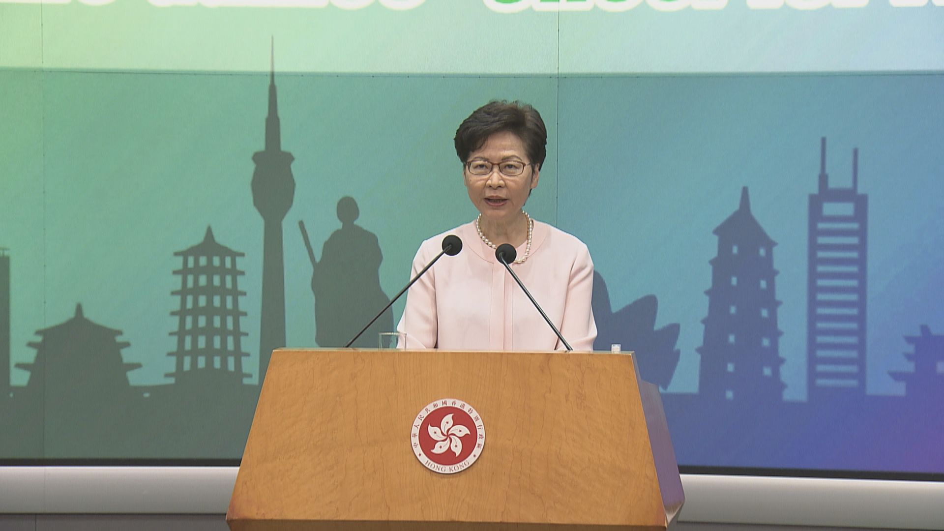 林鄭︰改組政府與是否爭取連任無關