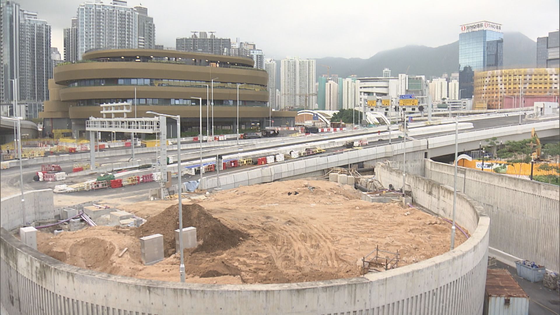 中九龍繞道｜李家超稱研收費會考慮市民負擔能力　議員稱是官員自摑嘴巴