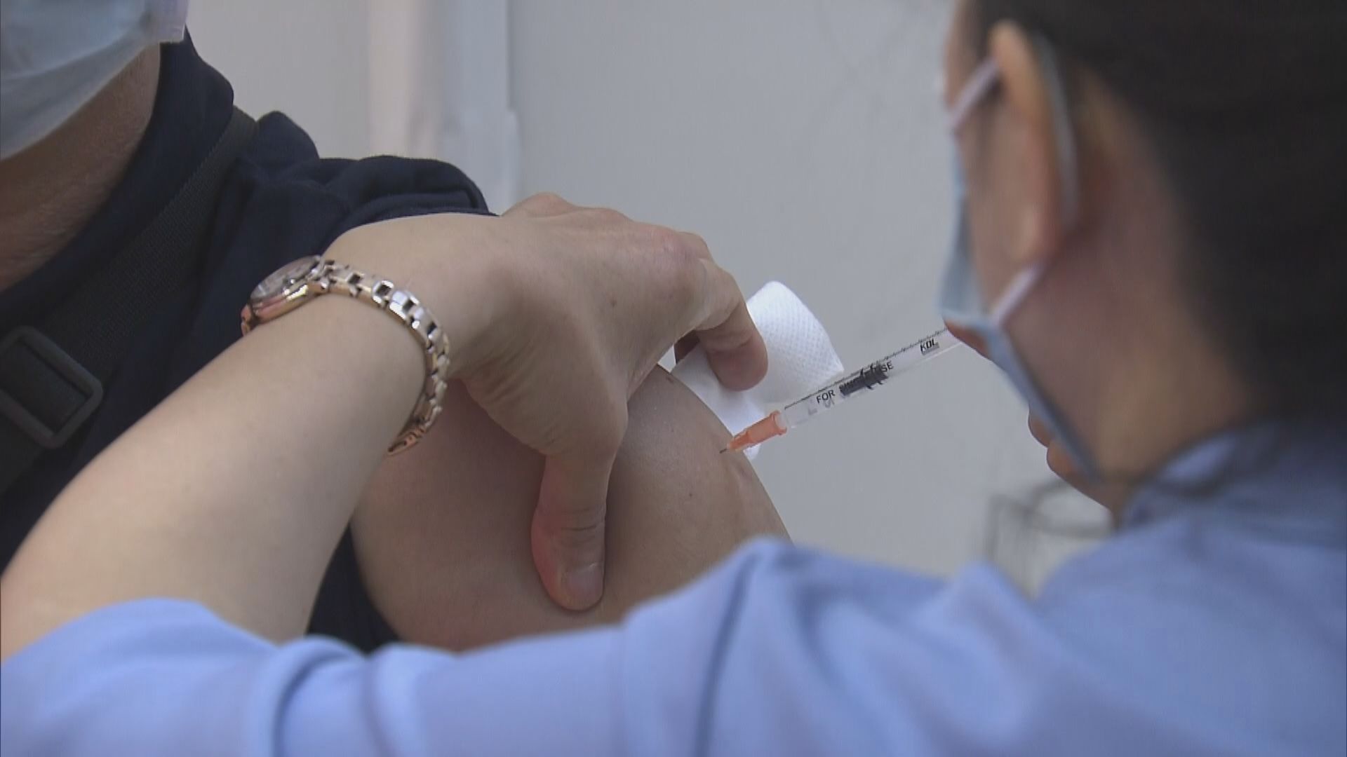 林鄭︰續推動工作人口、長者及學生接種疫苗