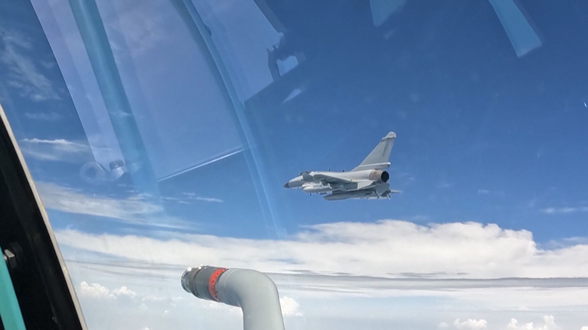 東部戰區在台灣周邊軍演 部分戰機掛載實彈
