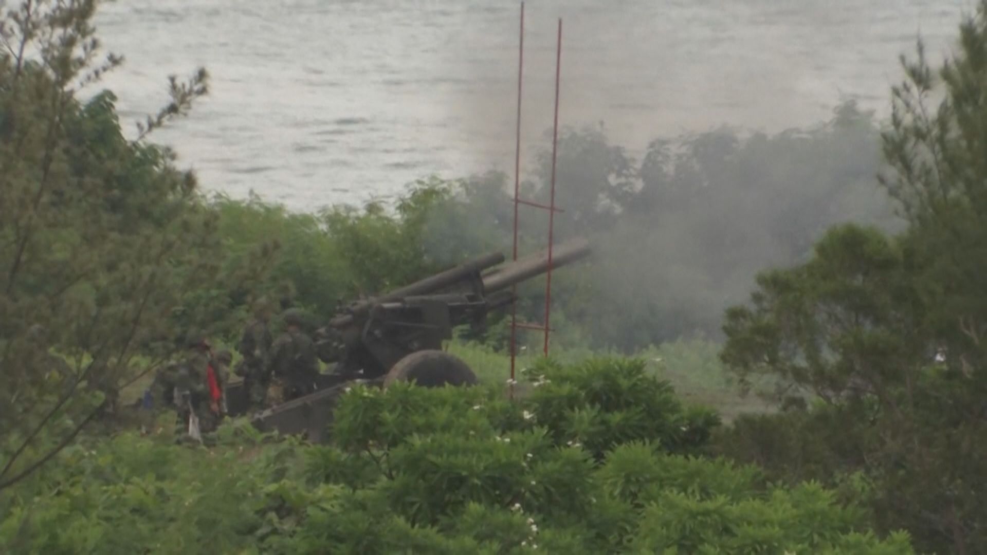 台灣的陸軍展開反登陸重炮射擊演習