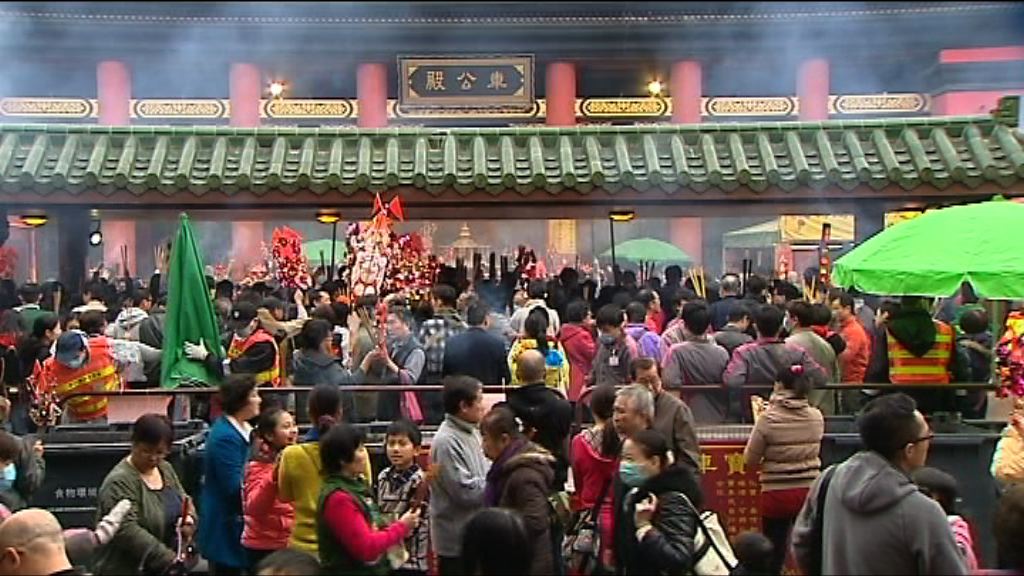 年初三大批市民到沙田車公廟祈福