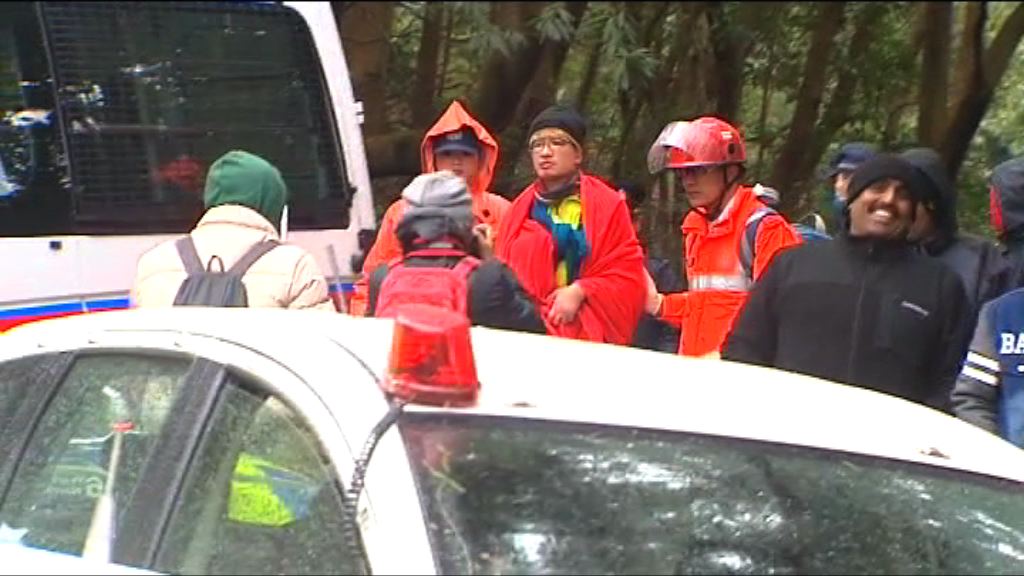 消防登山拯救被困行山人士