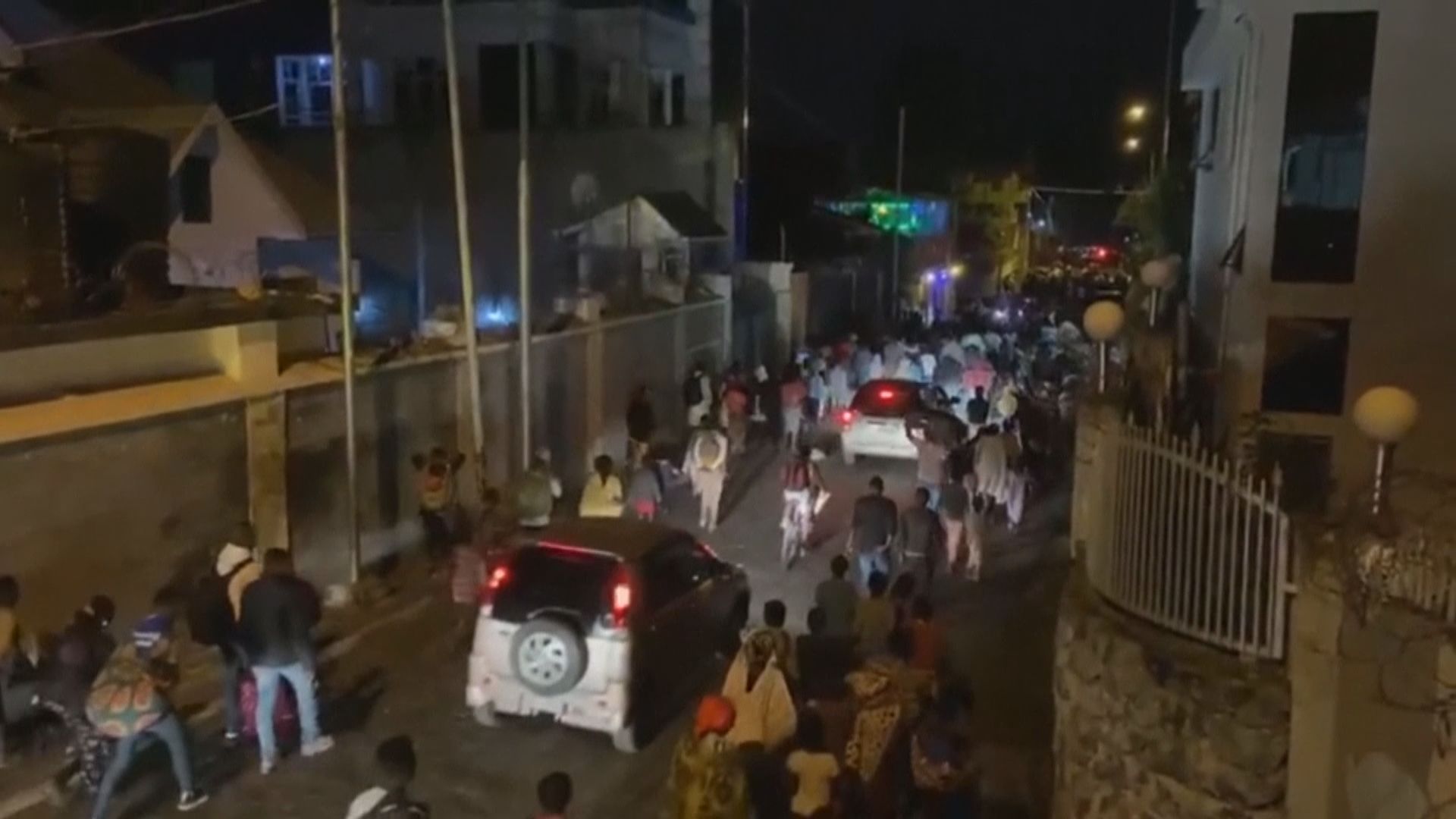 剛果火山爆發　數千人逃到鄰國盧旺達暫避