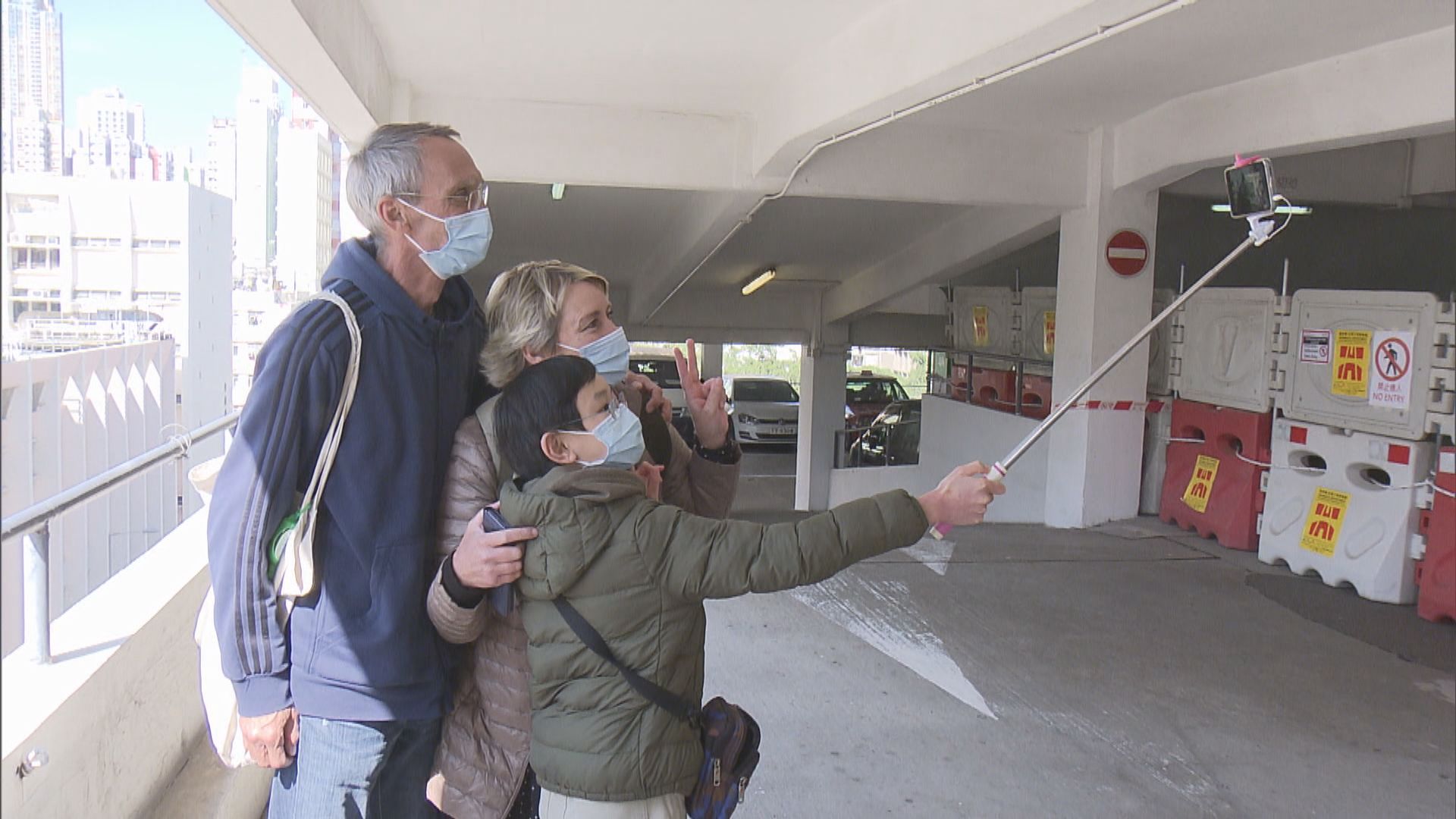 油麻地停車場午夜起封閉　市民到場拍照留念