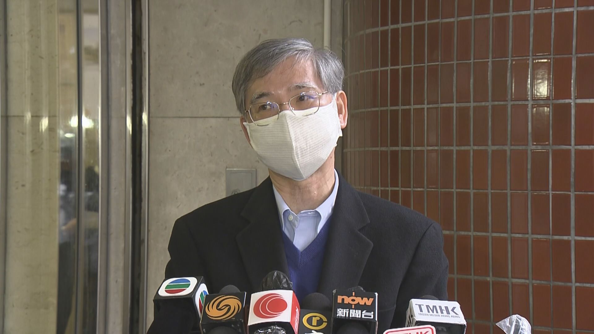 羅致光指院舍有責任接回適合出院長者否則違反指引