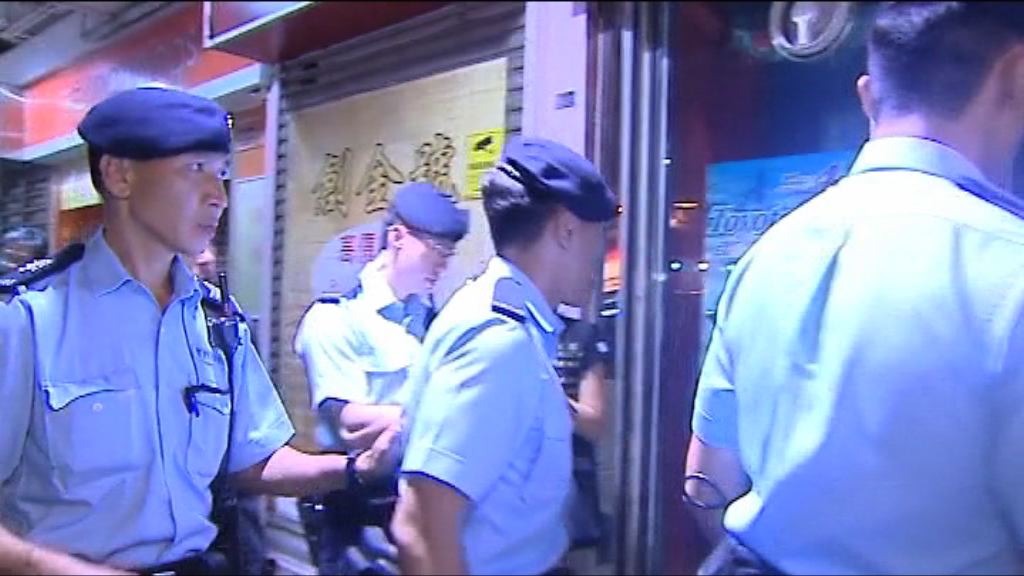 首八月被捕南亞裔人士六成持行街紙