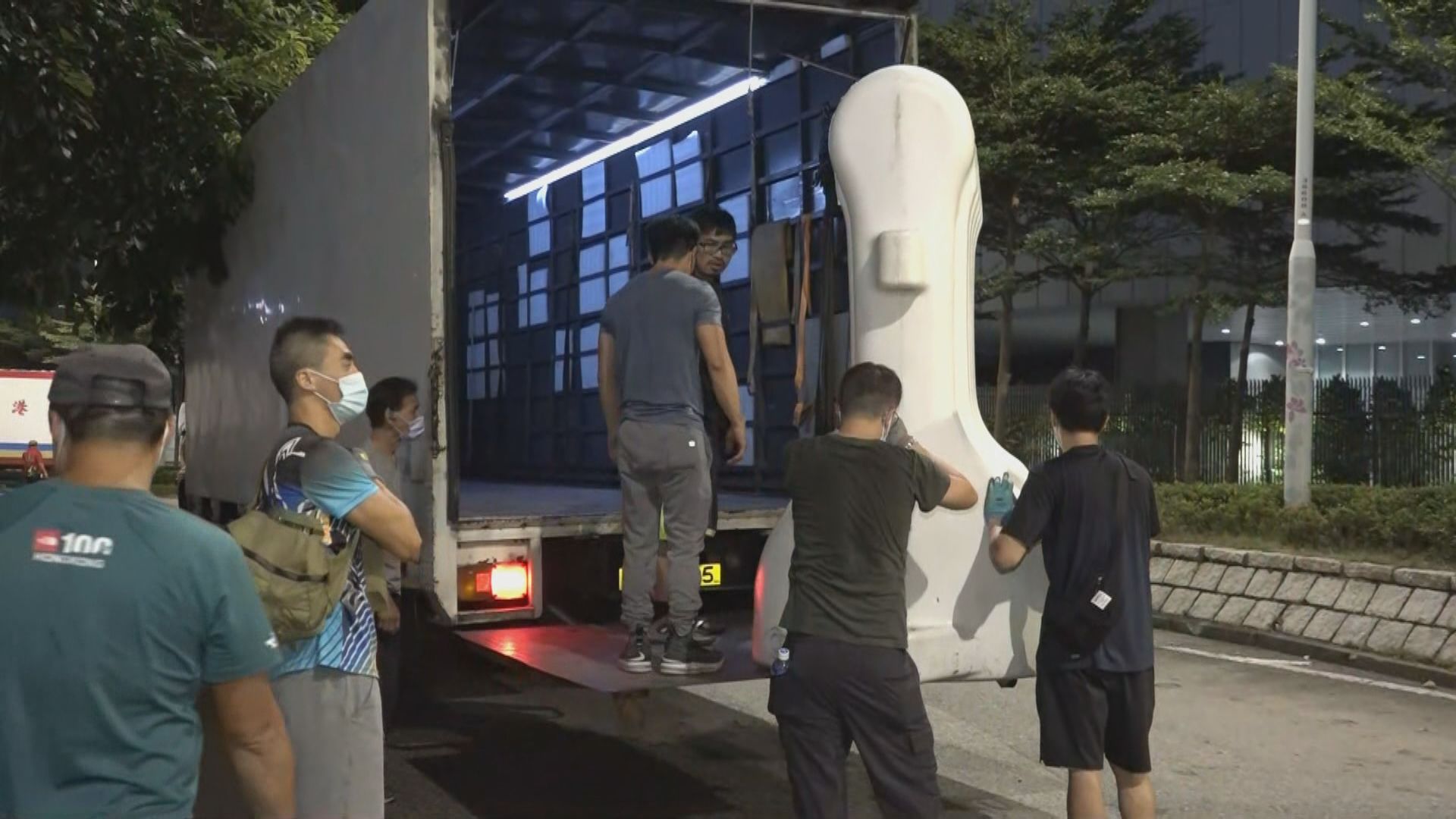 政總外水馬移除　李家超：香港回復安全穩定常態