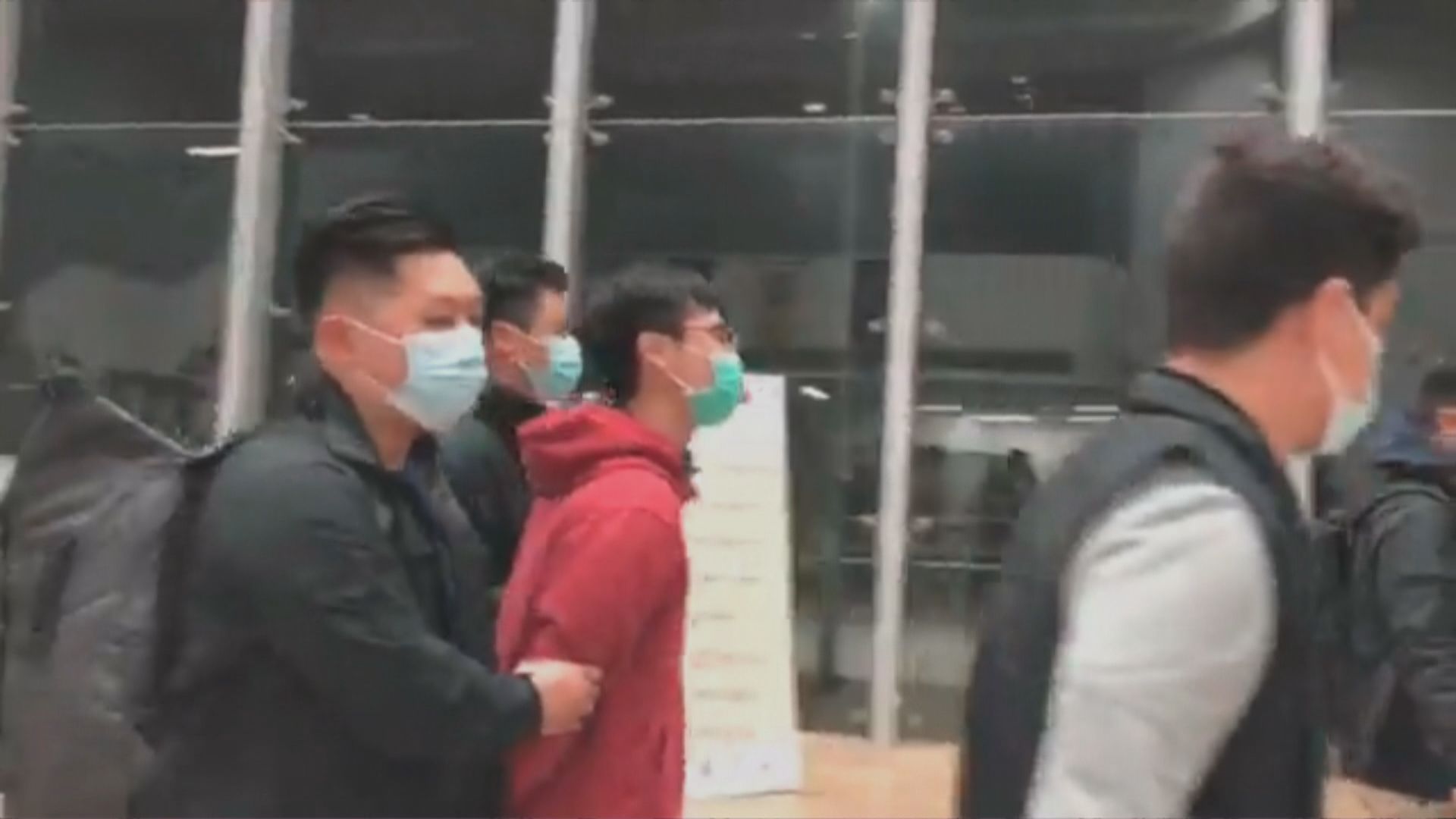 中大保安檢查站撒粉末案　被通緝22歲學生自首