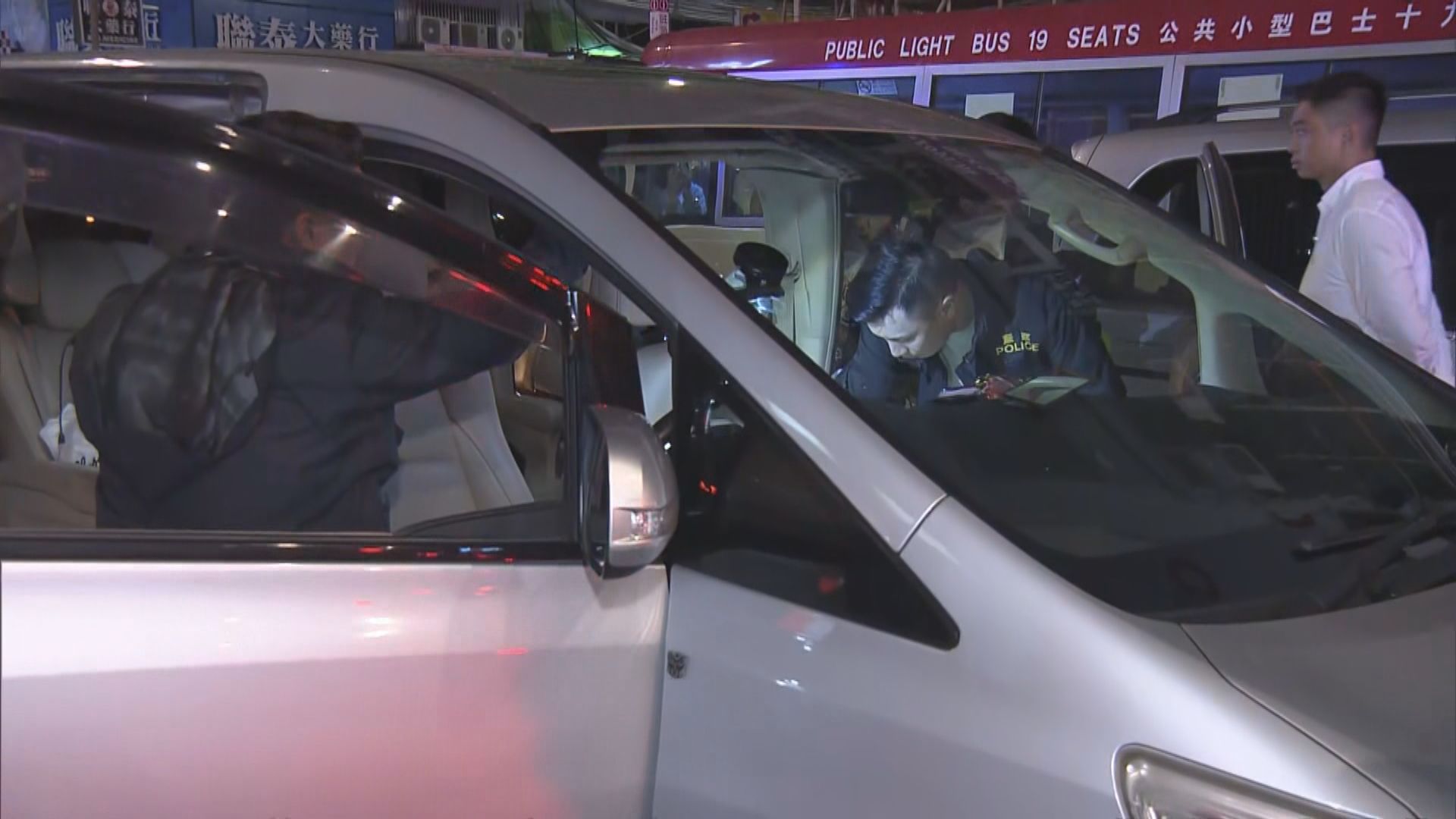 關員緝毒遇襲　據了解警方拘捕兩人涉負責接送疑犯